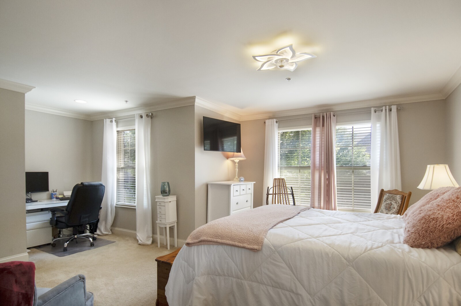 146 Ambassador Private Cir