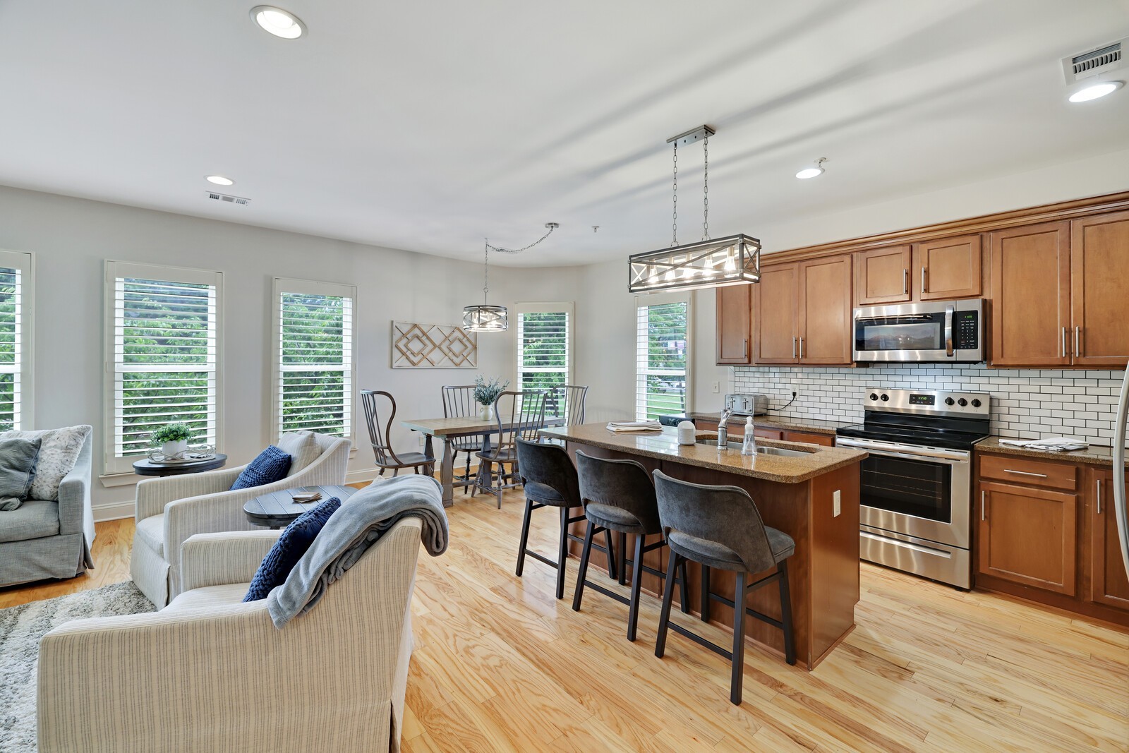 760 Wedgewood Park Unit: 208