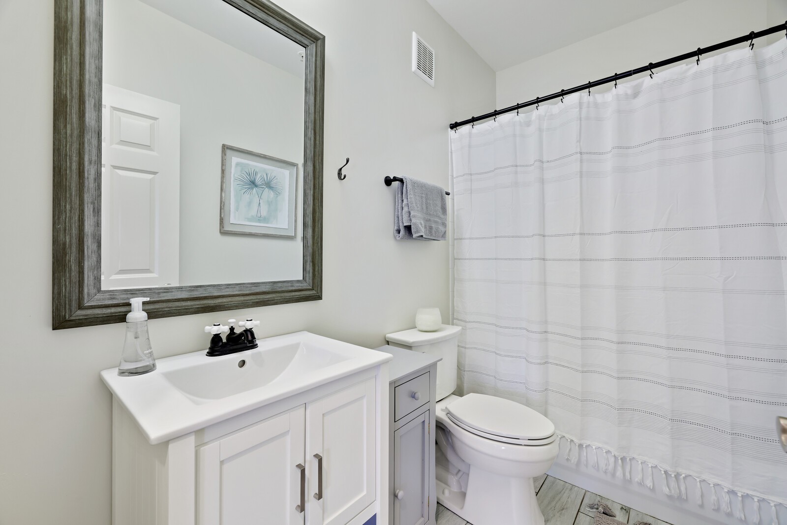 760 Wedgewood Park Unit: 208