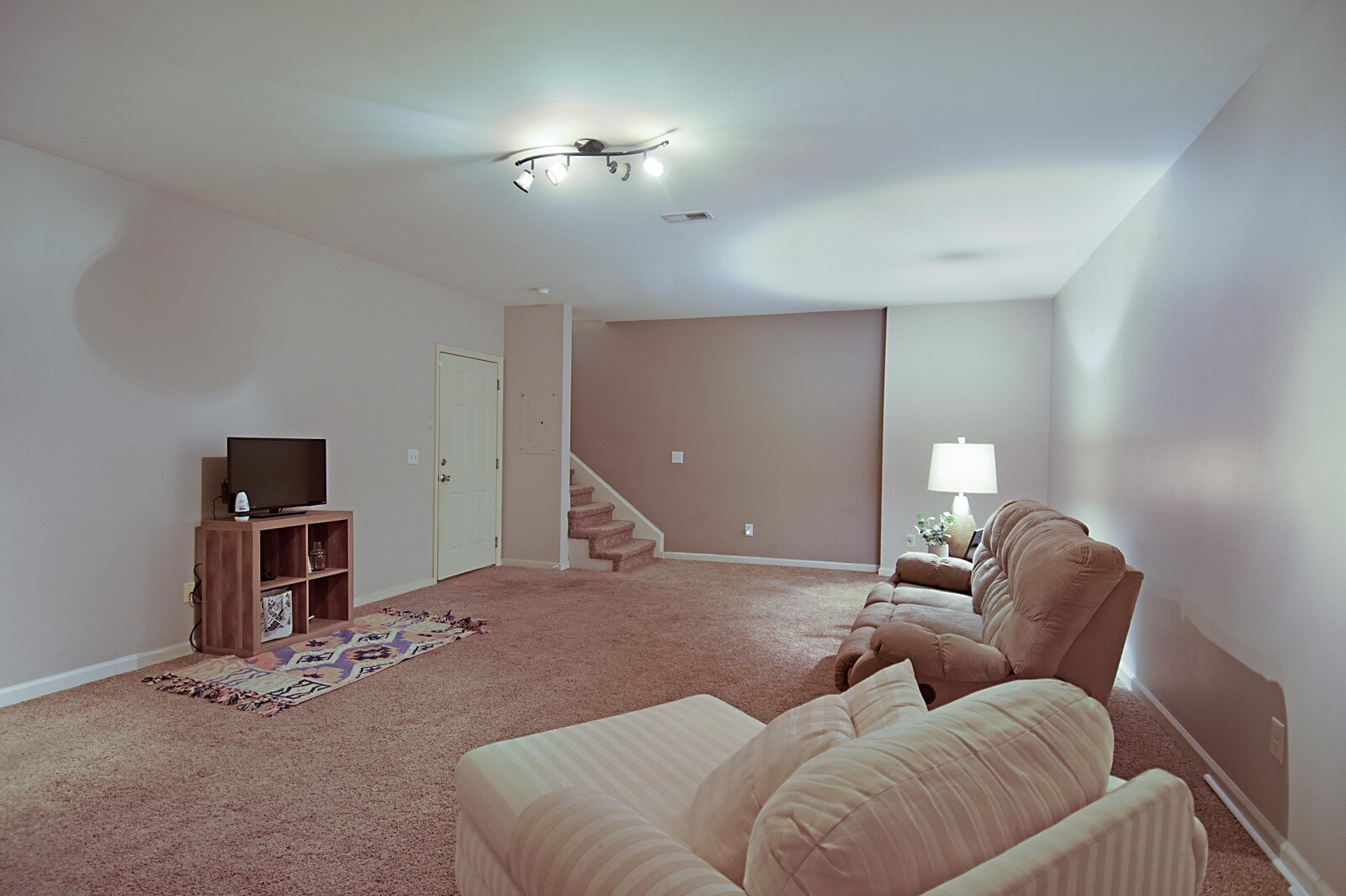 110 Riverstone Dr