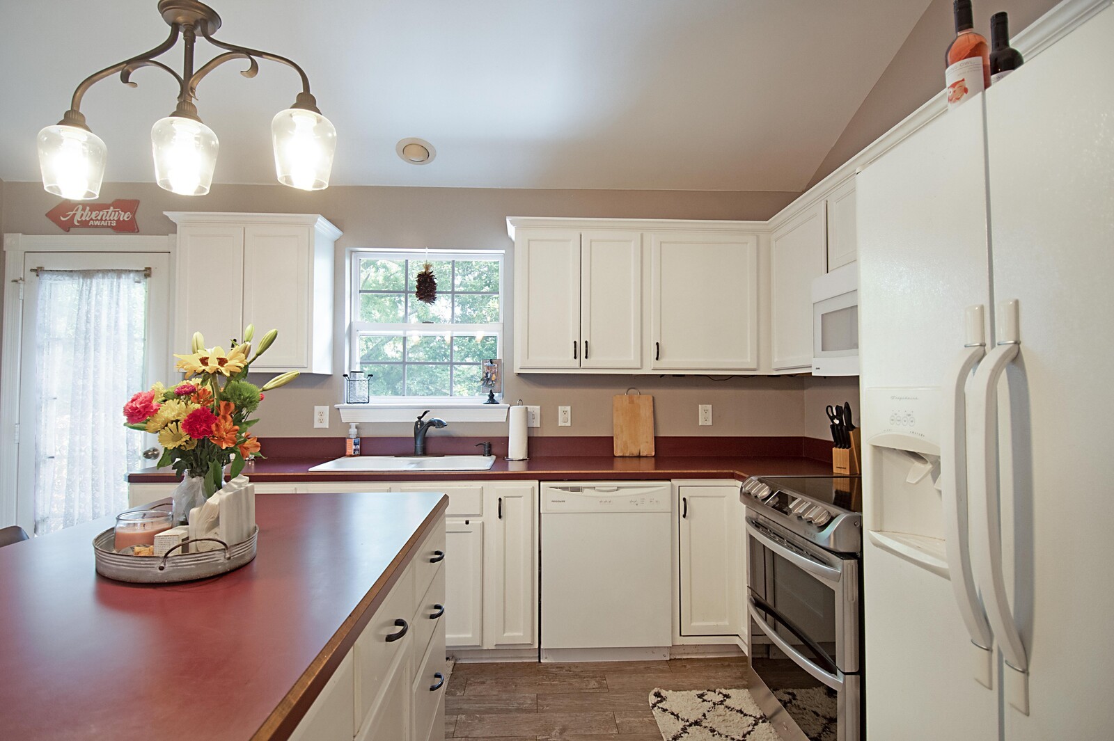 110 Riverstone Dr