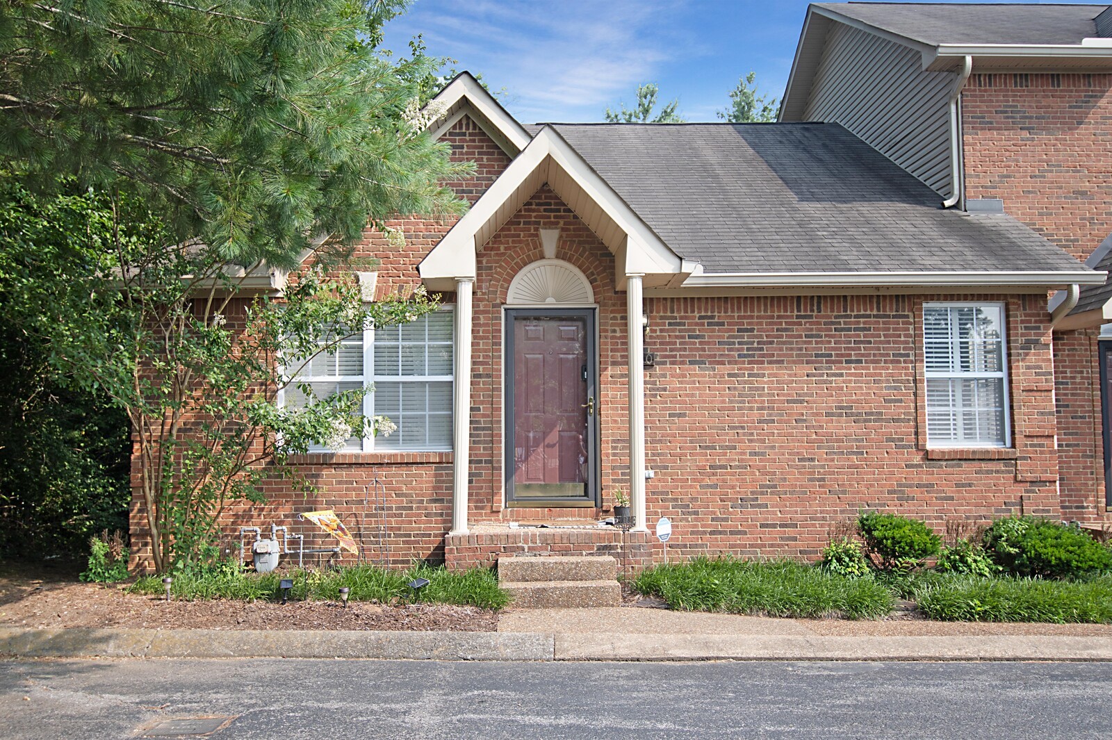 110 Riverstone Dr