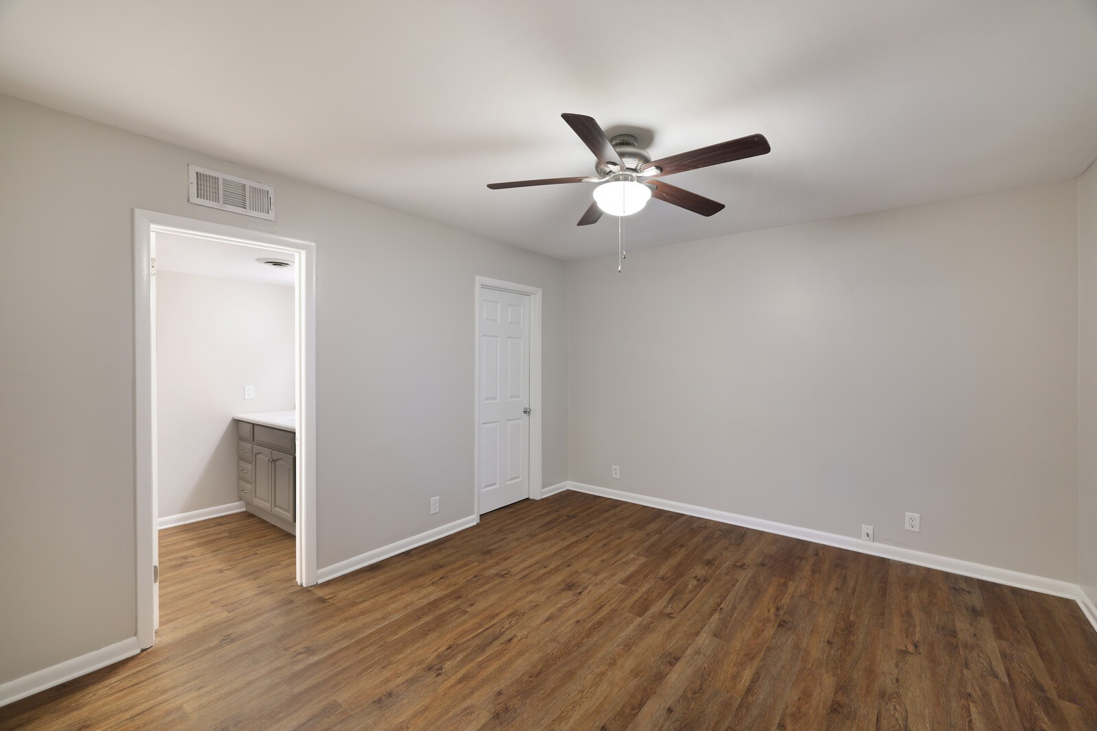 4958 Edmondson Pike Unit: J50