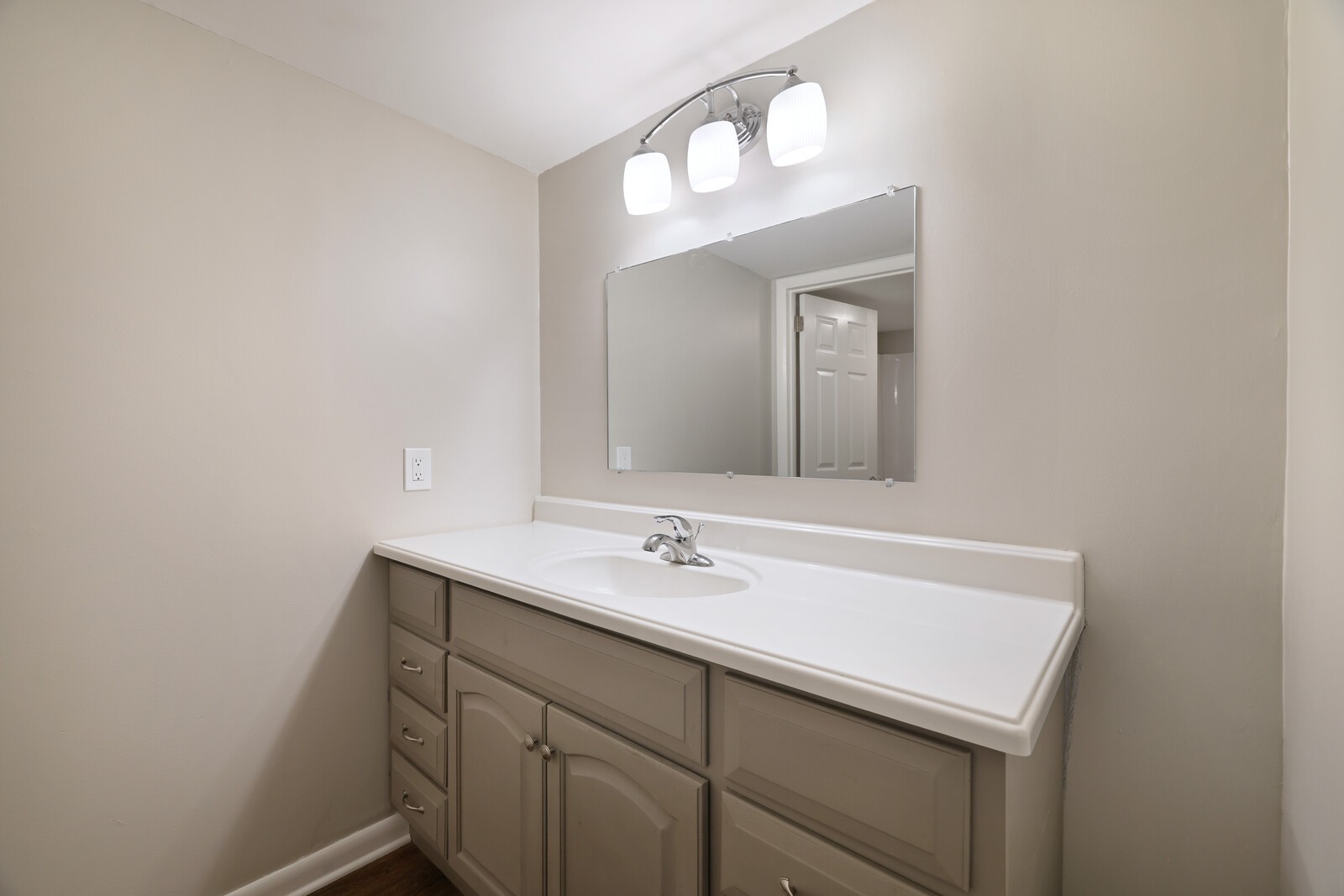 4958 Edmondson Pike Unit: J50