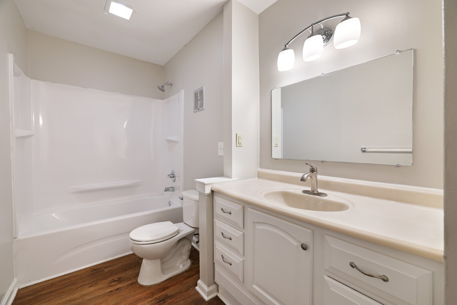 4958 Edmondson Pike Unit: J50