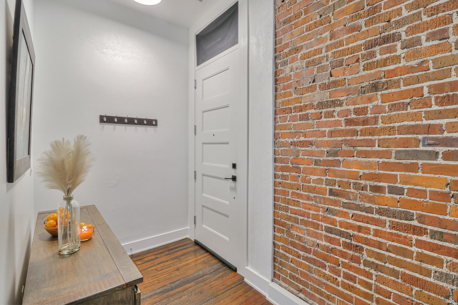 601 Madison St Unit: 202