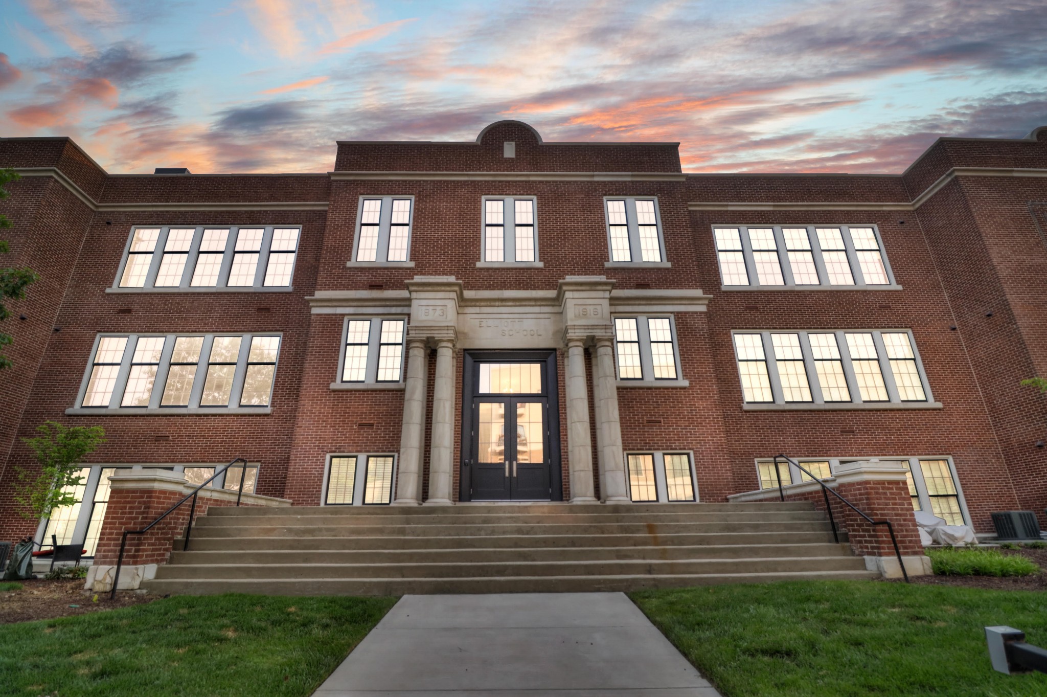 601 Madison St Unit: 202