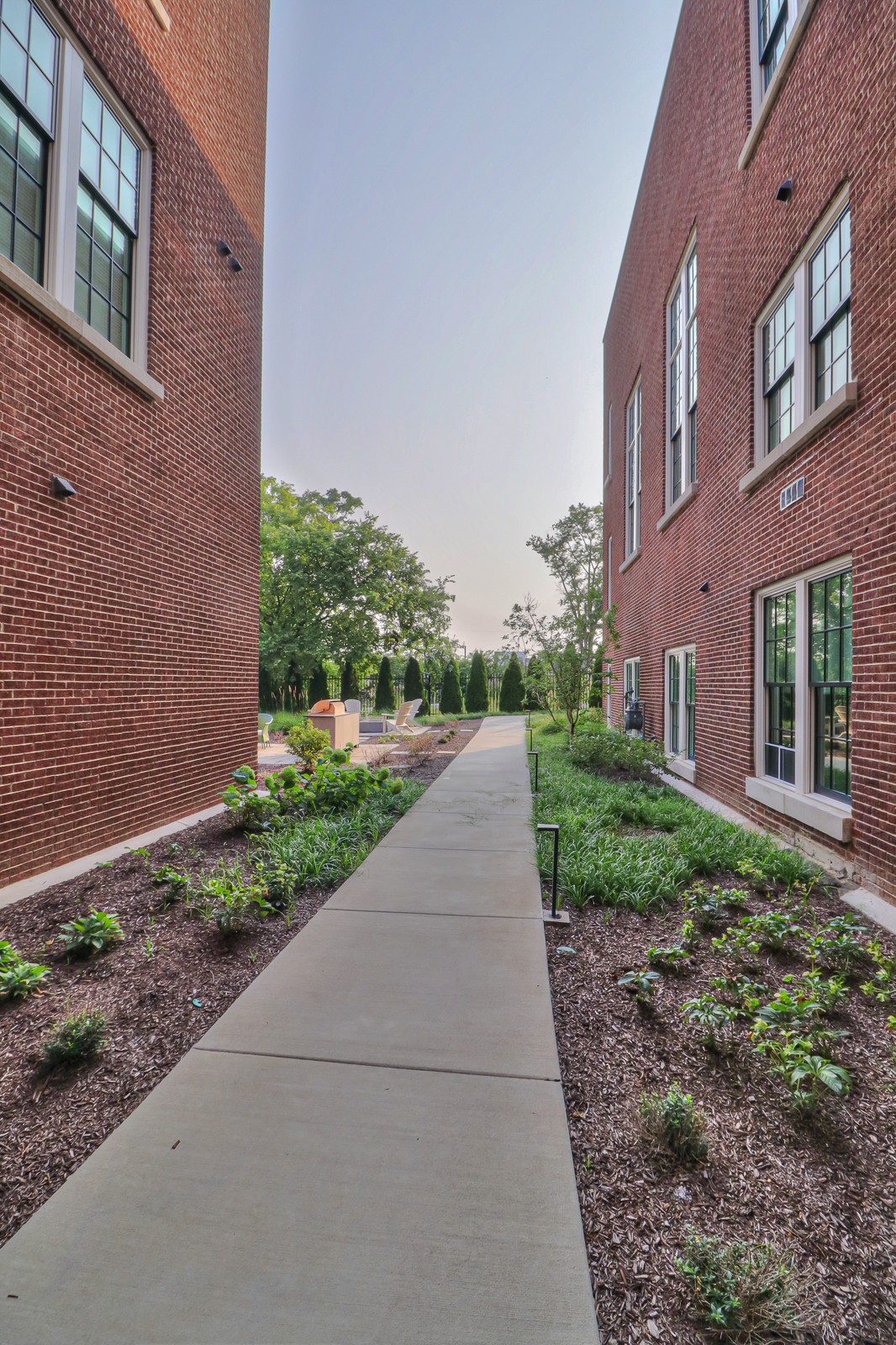 601 Madison St Unit: 202