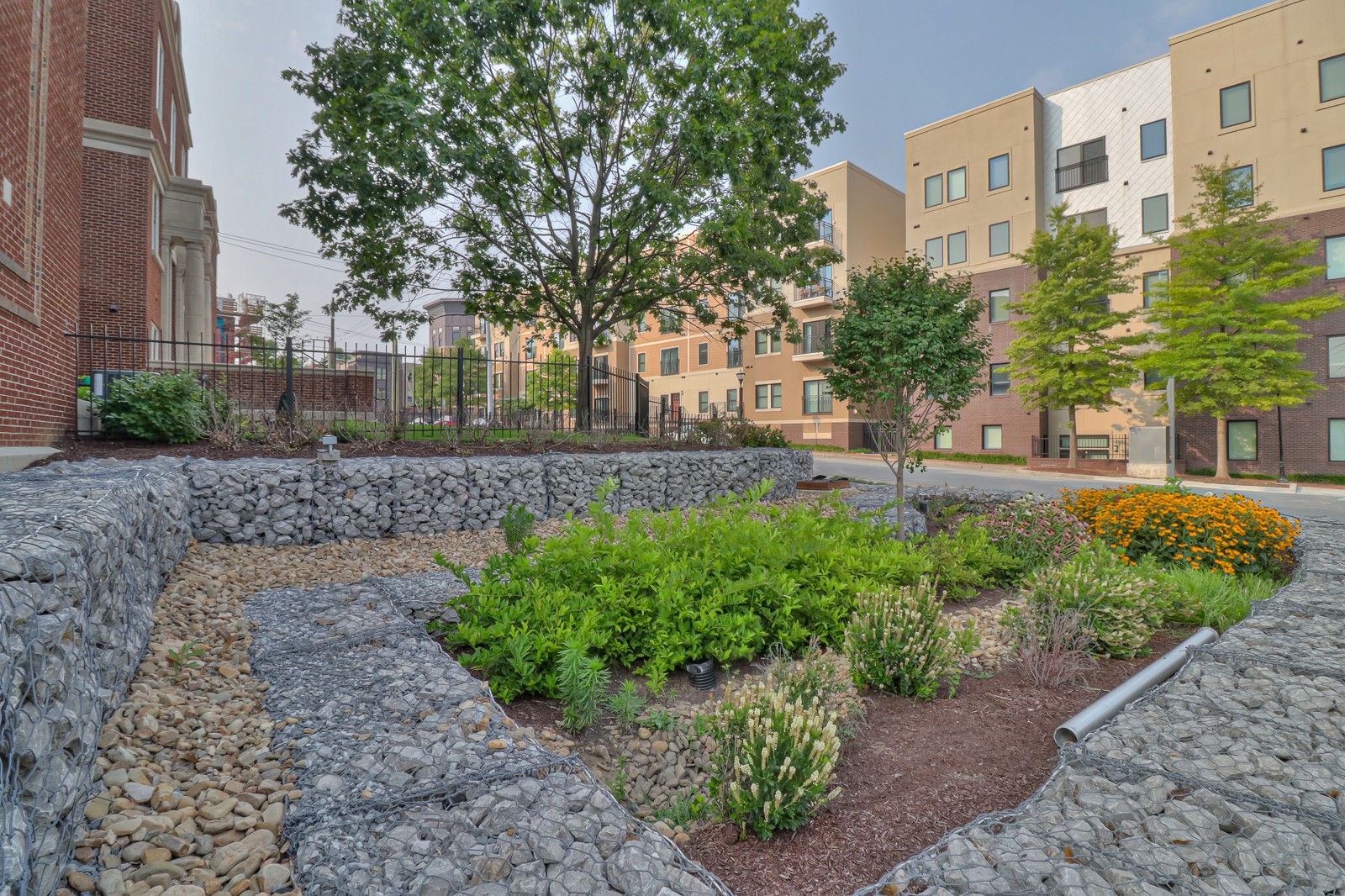 601 Madison St Unit: 202
