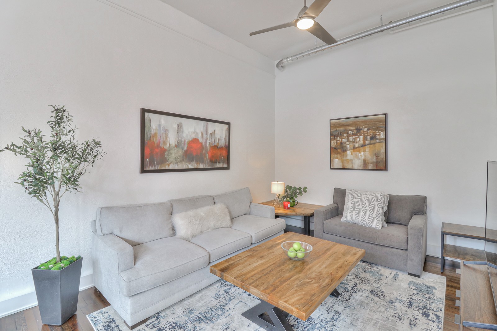 601 Madison St Unit: 202