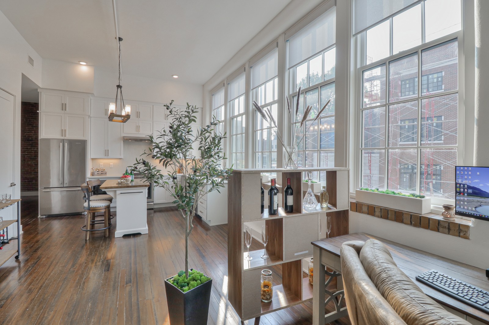601 Madison St Unit: 202