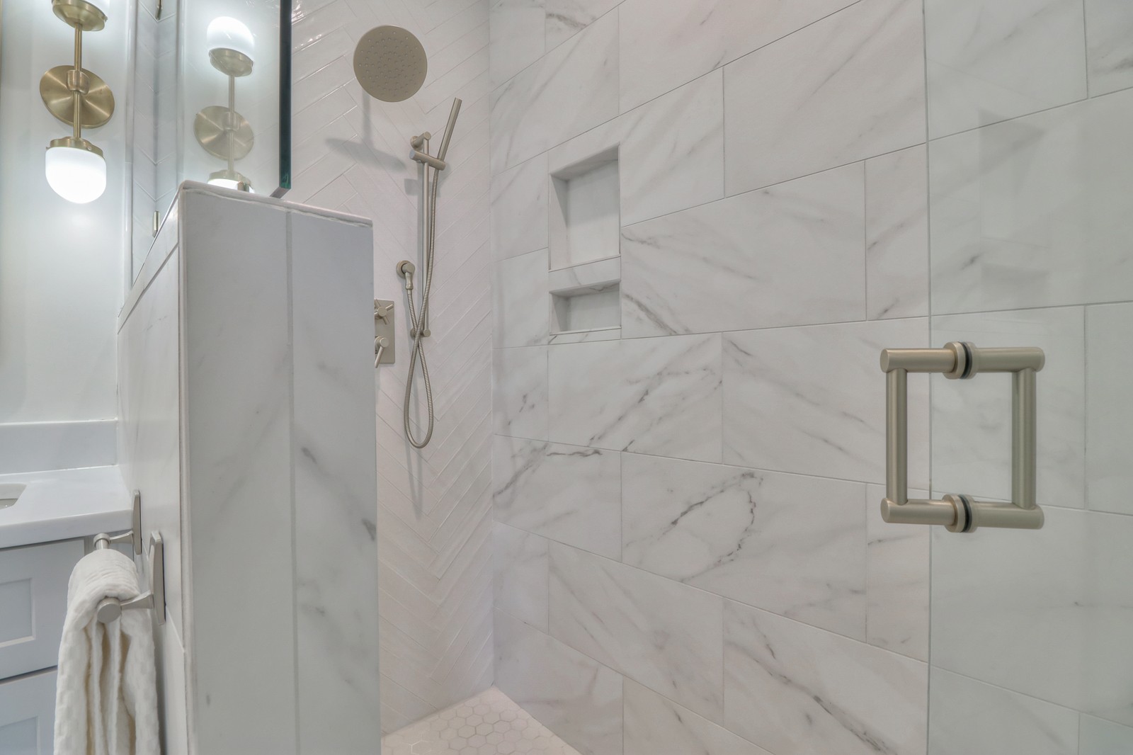 601 Madison St Unit: 202