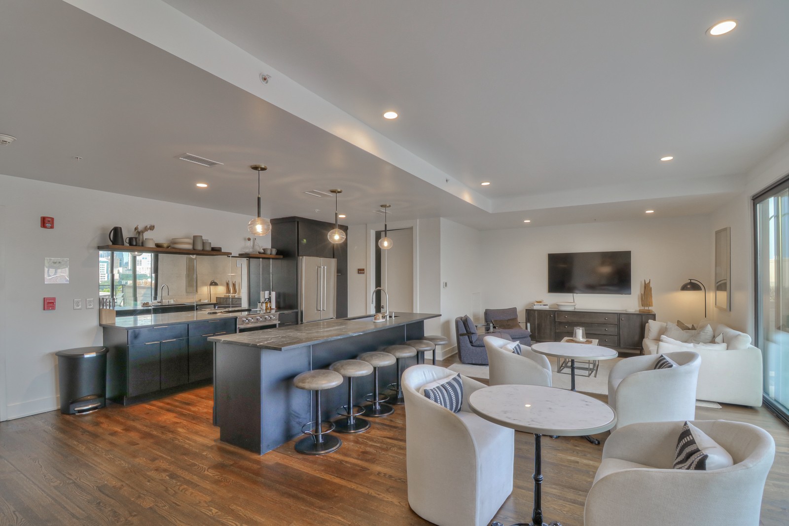 601 Madison St Unit: 202
