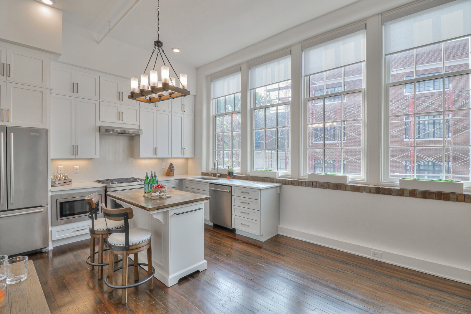 601 Madison St Unit: 202