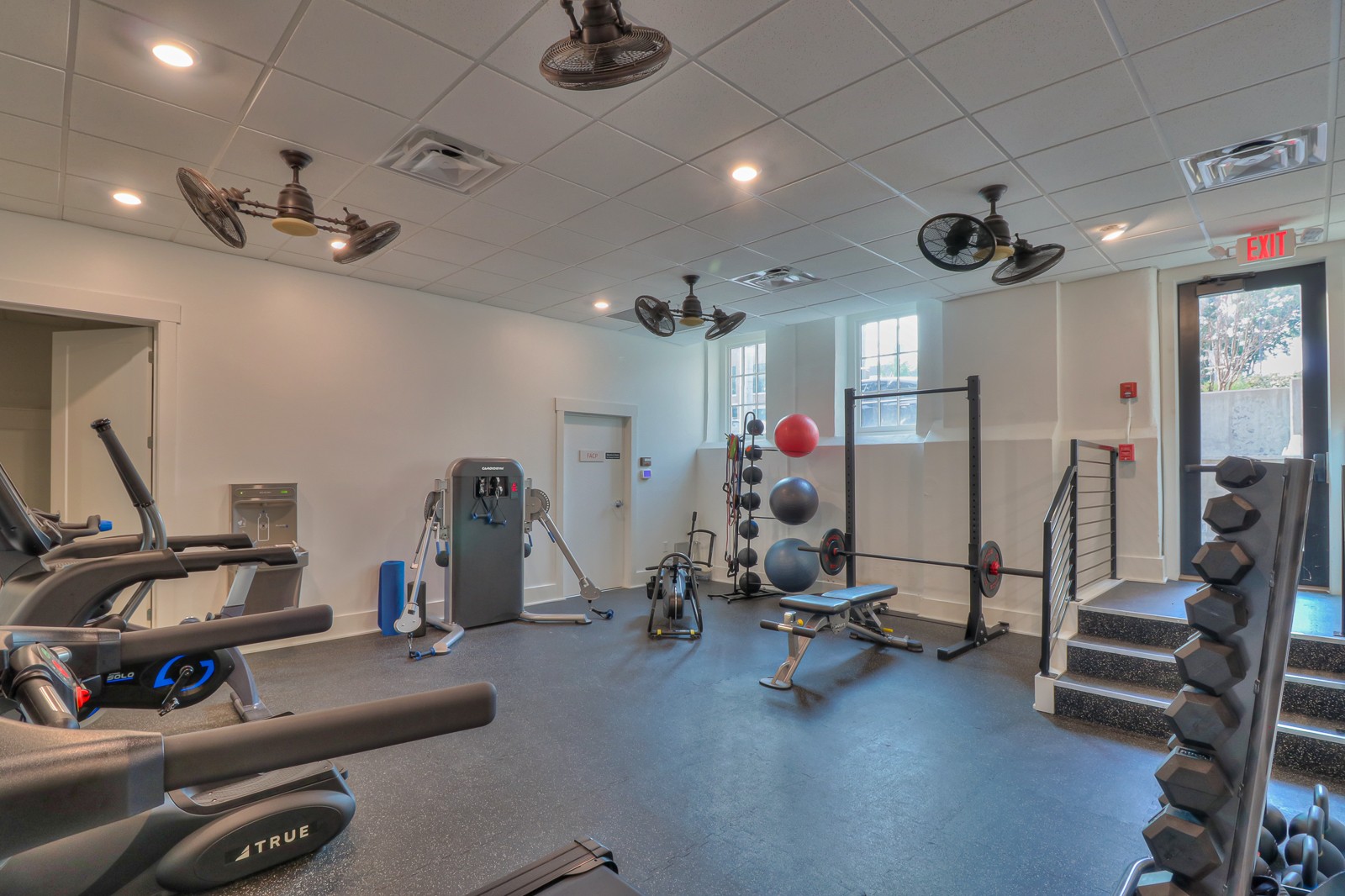601 Madison St Unit: 202