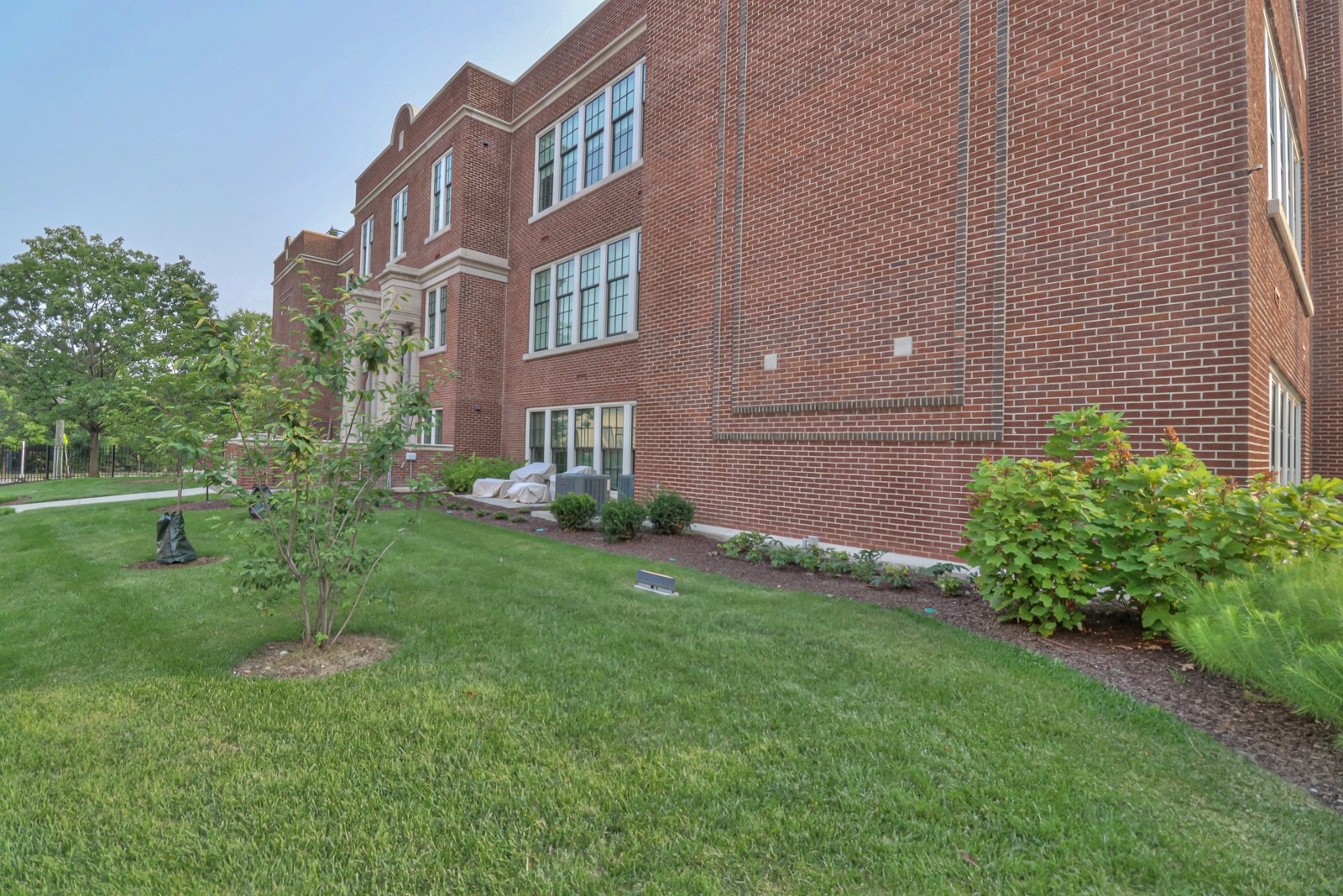 601 Madison St Unit: 202