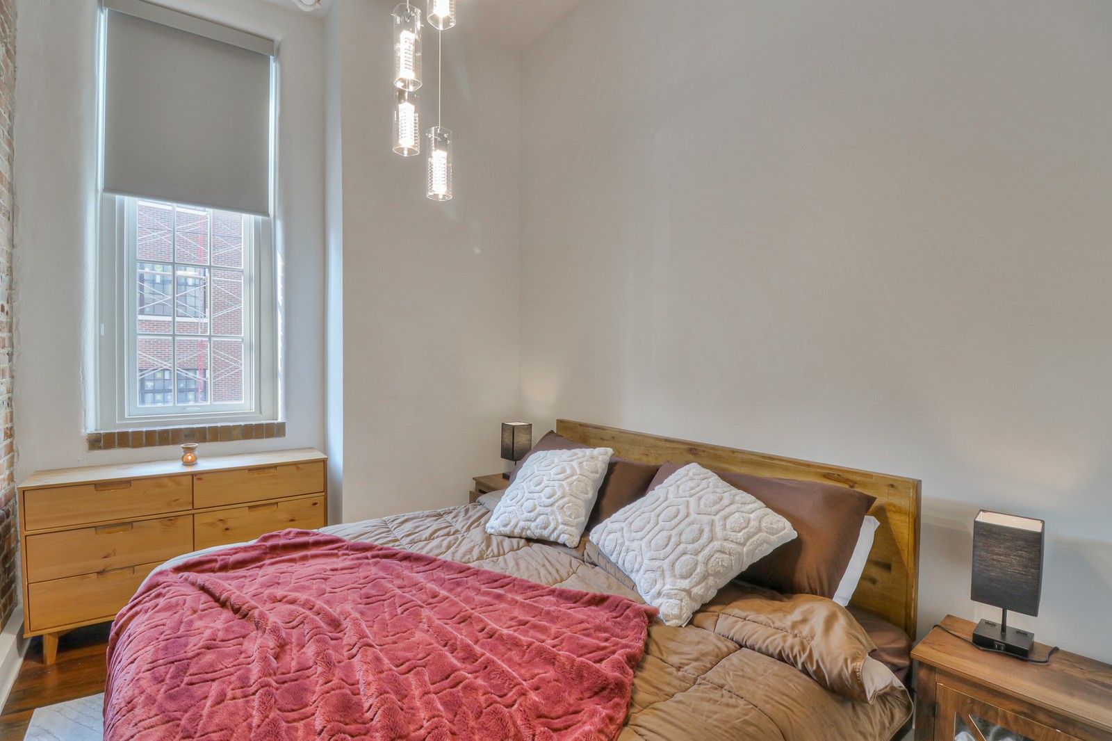 601 Madison St Unit: 202