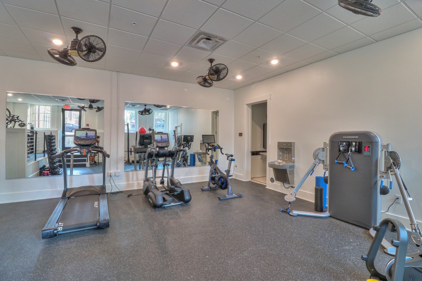 601 Madison St Unit: 202