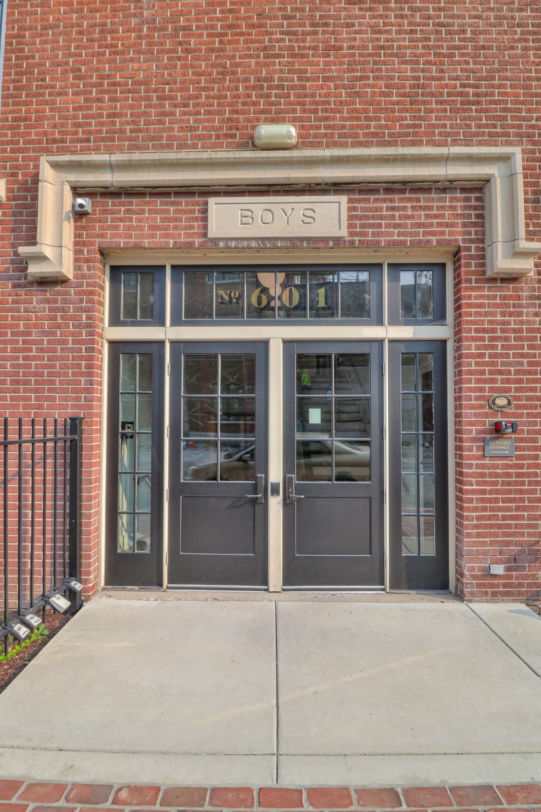601 Madison St Unit: 202