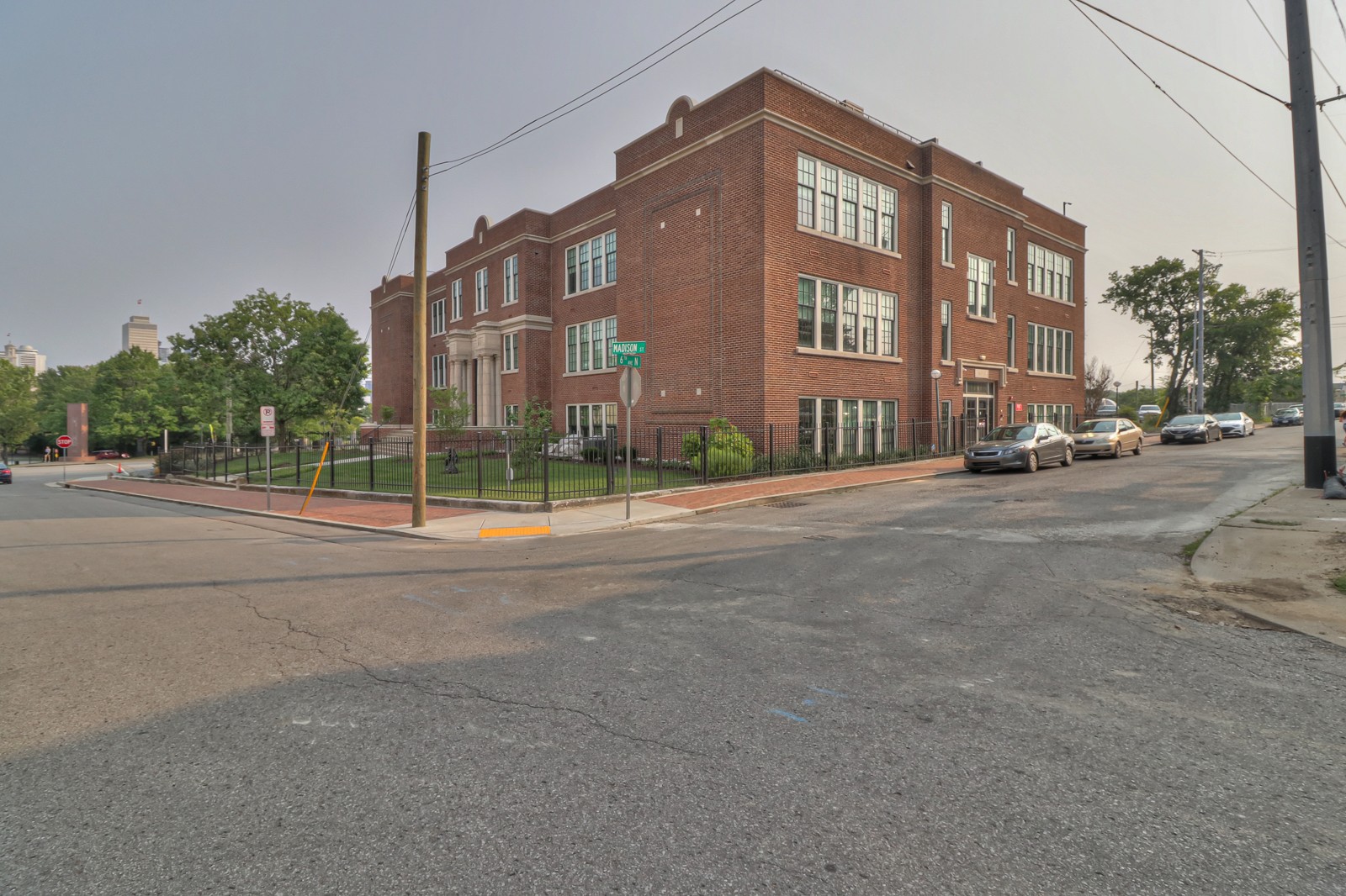 601 Madison St Unit: 202