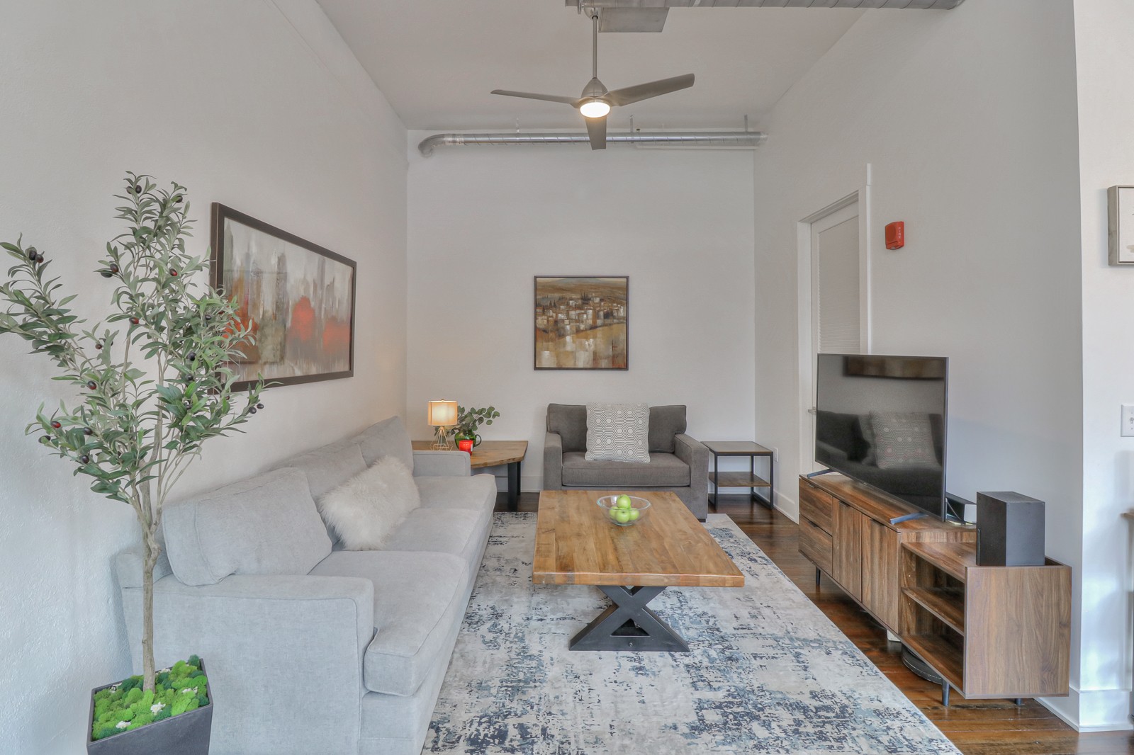 601 Madison St Unit: 202