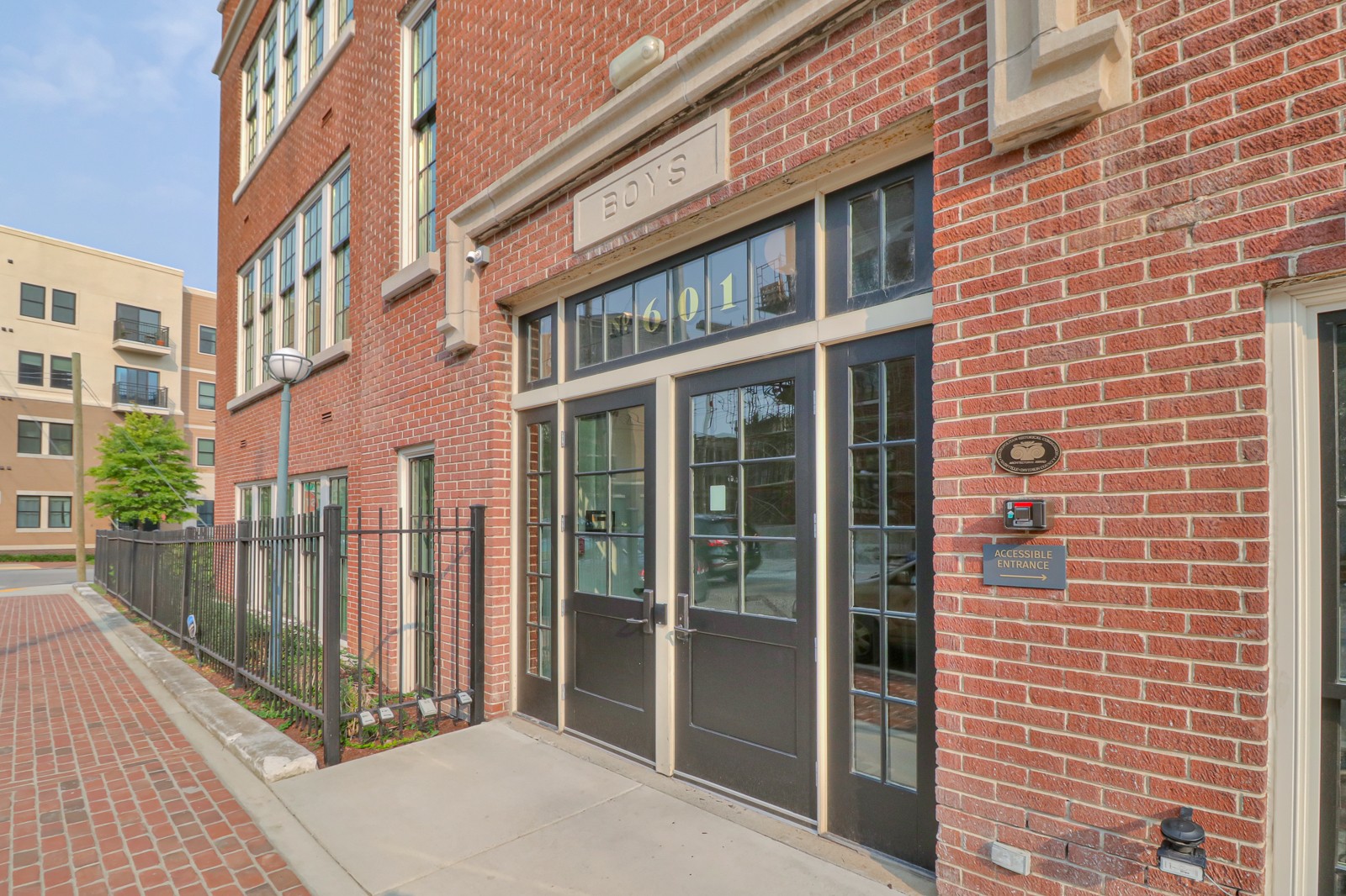 601 Madison St Unit: 202
