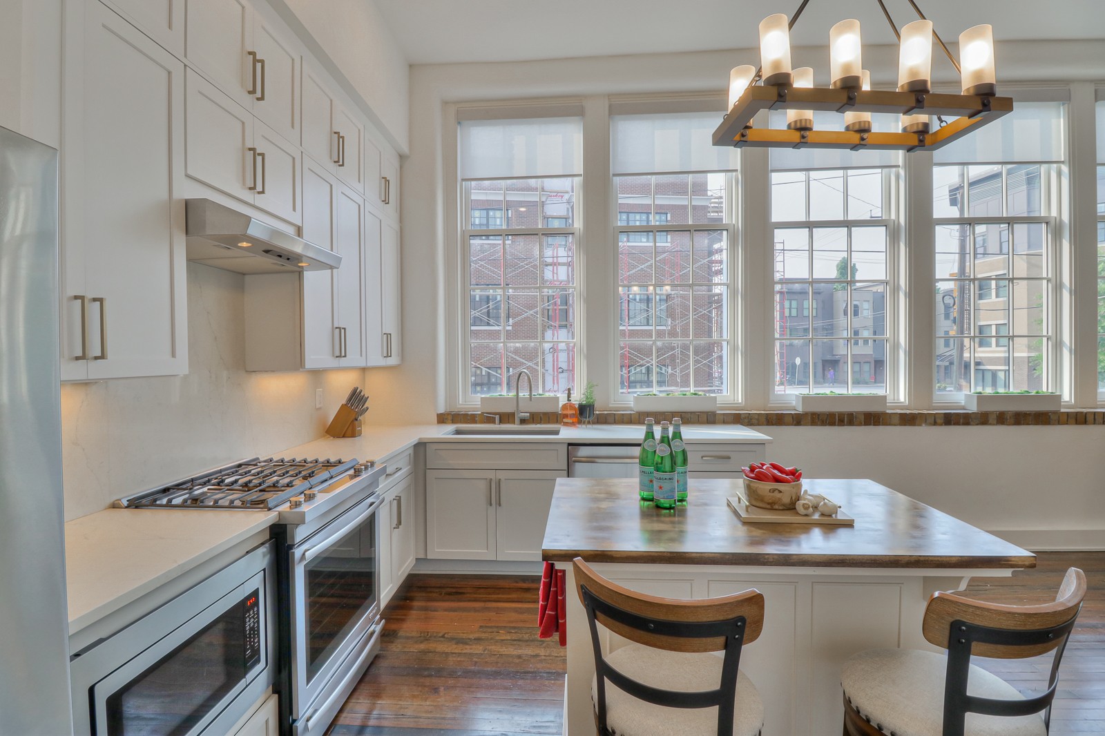 601 Madison St Unit: 202
