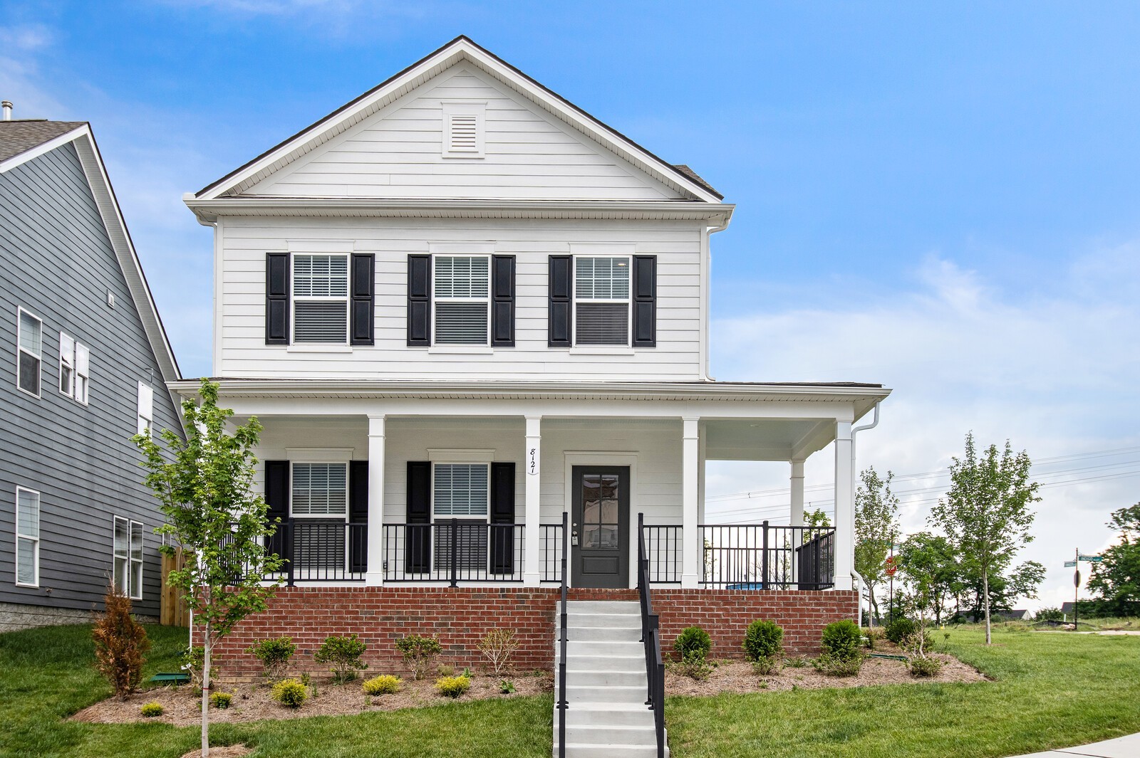 8121 Warbler Way