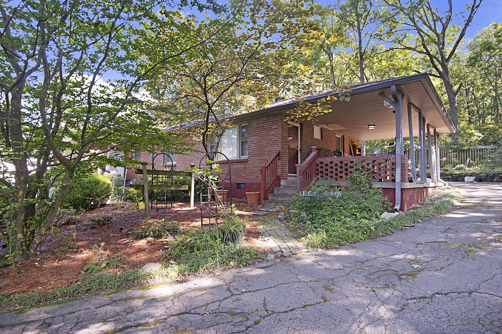 936 Davidson Dr
