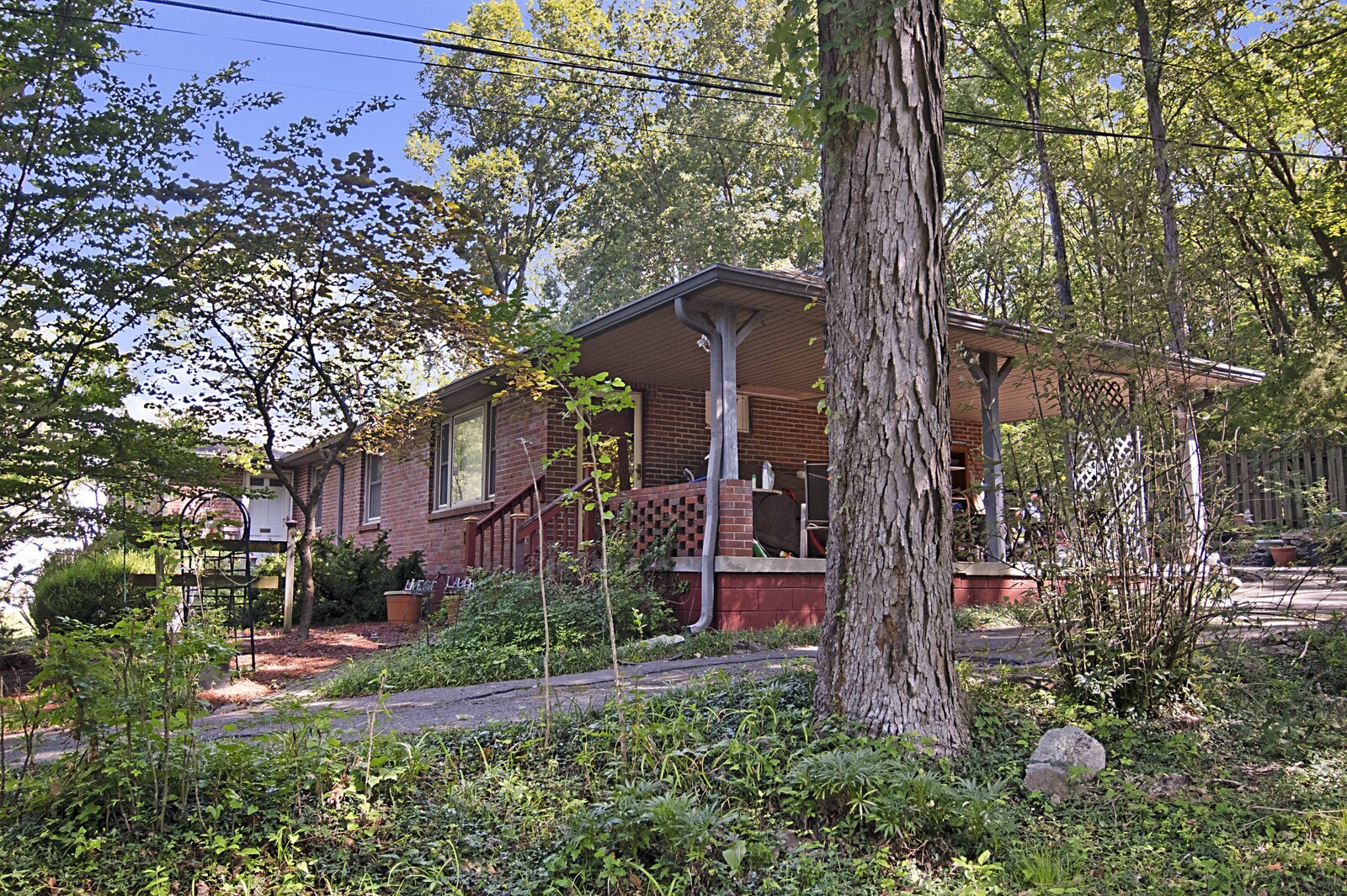 936 Davidson Dr