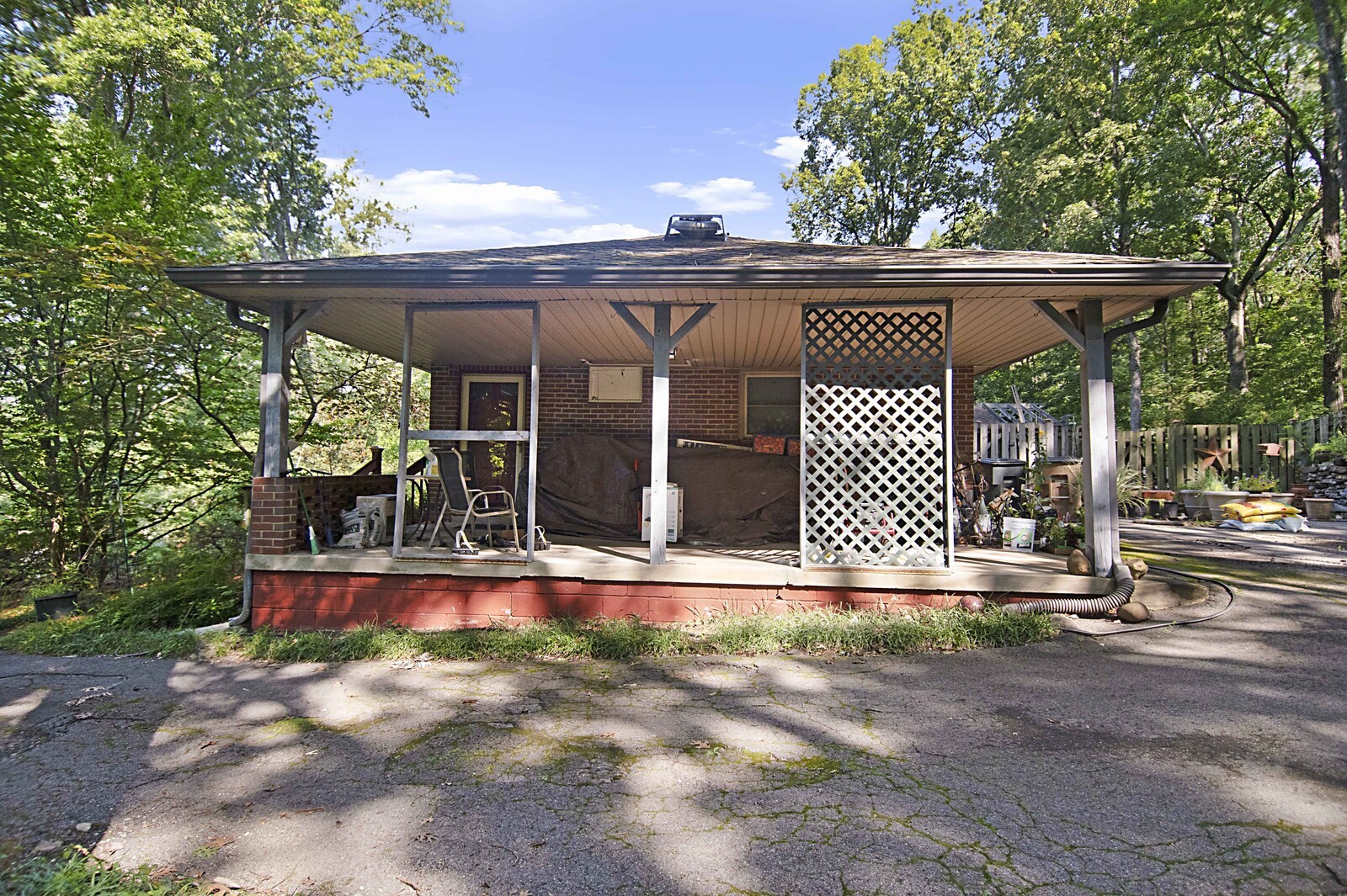 936 Davidson Dr