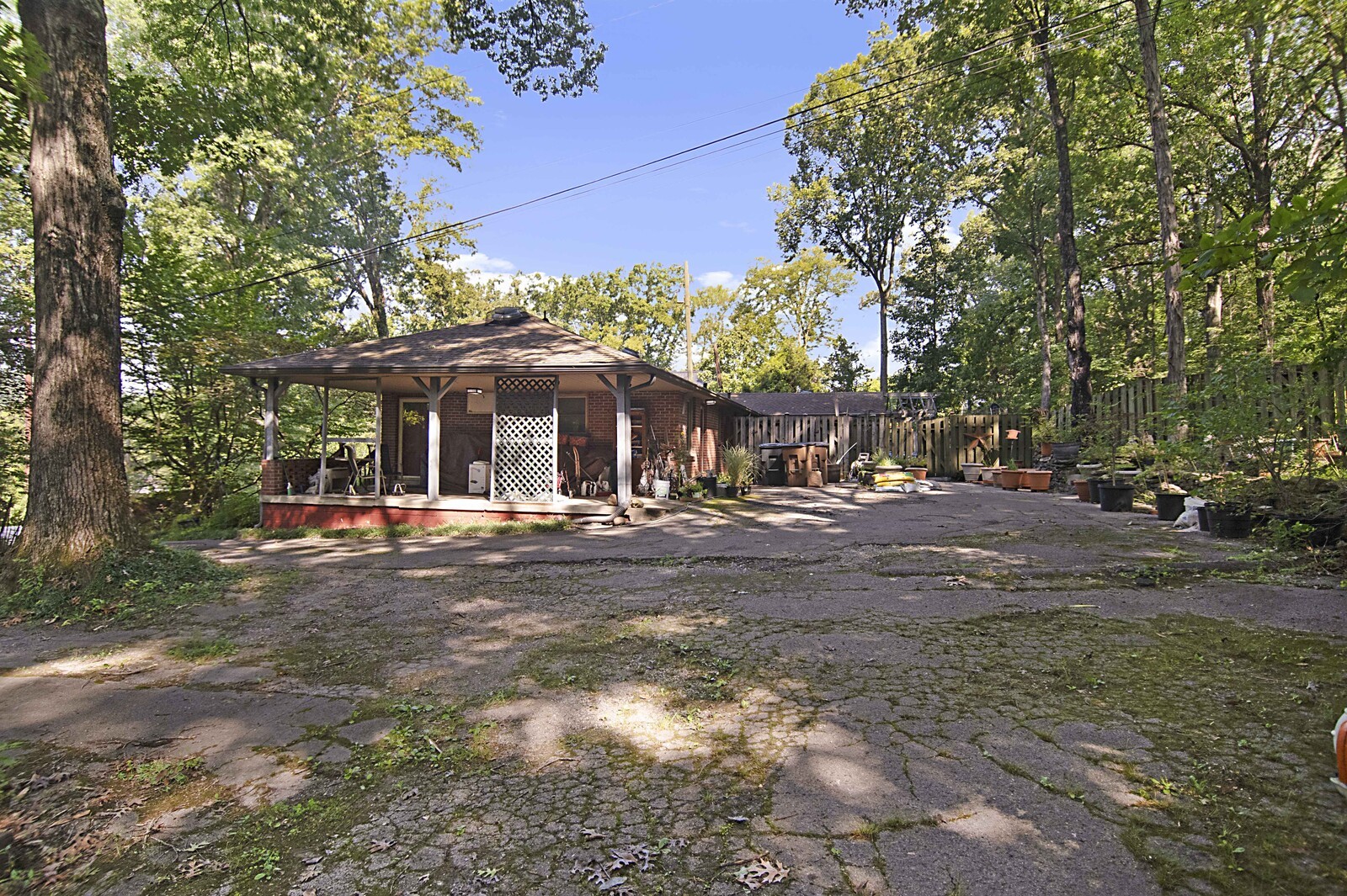 936 Davidson Dr