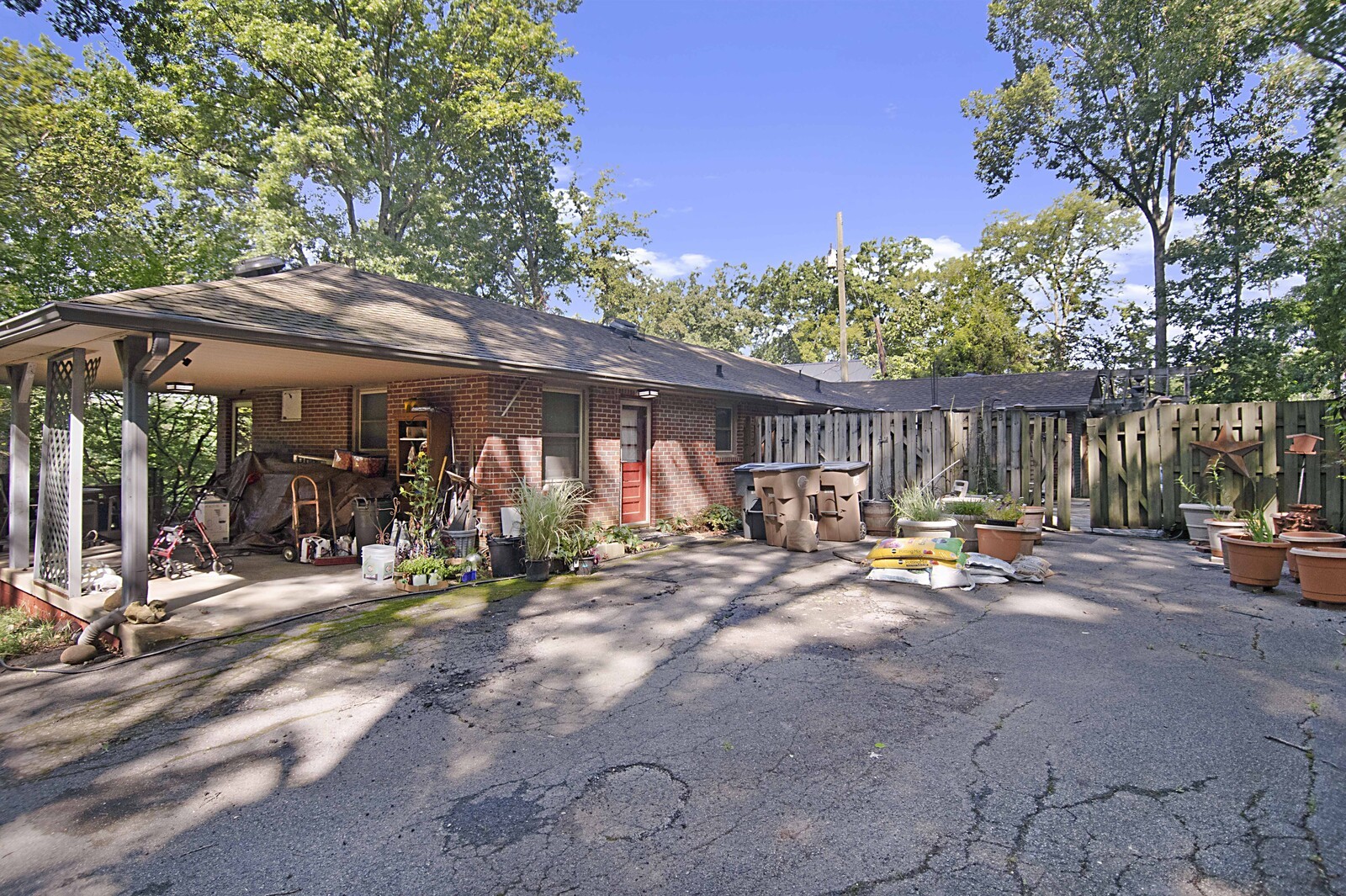 936 Davidson Dr