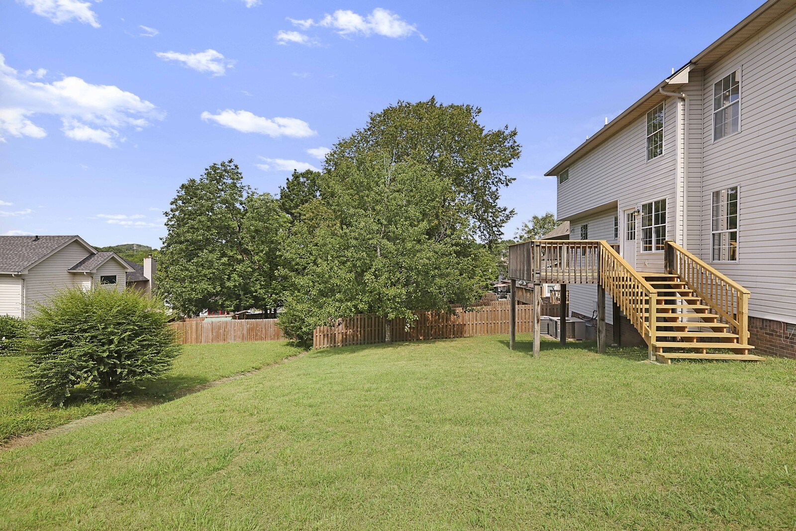 1112 Holt Hills Pl