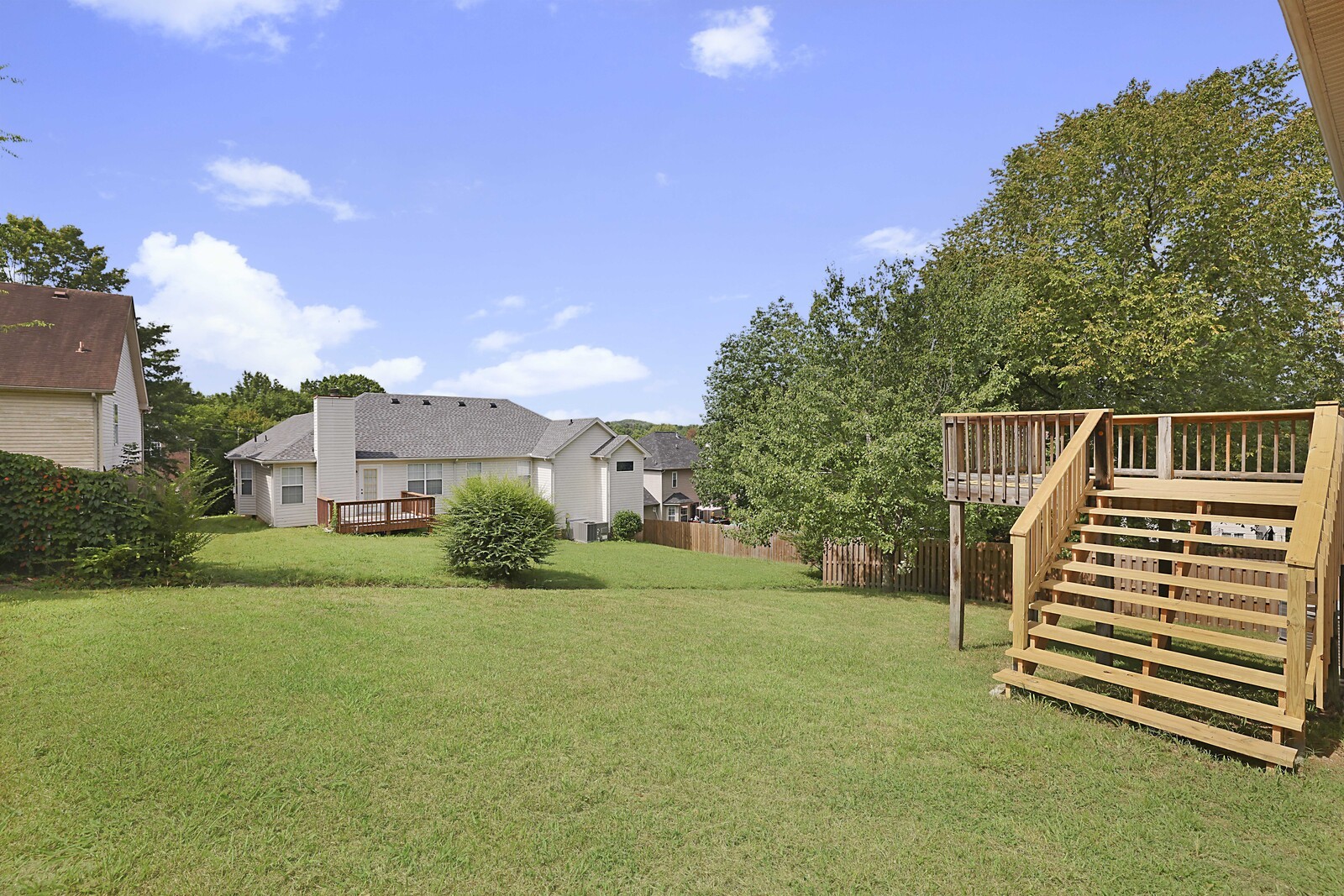 1112 Holt Hills Pl