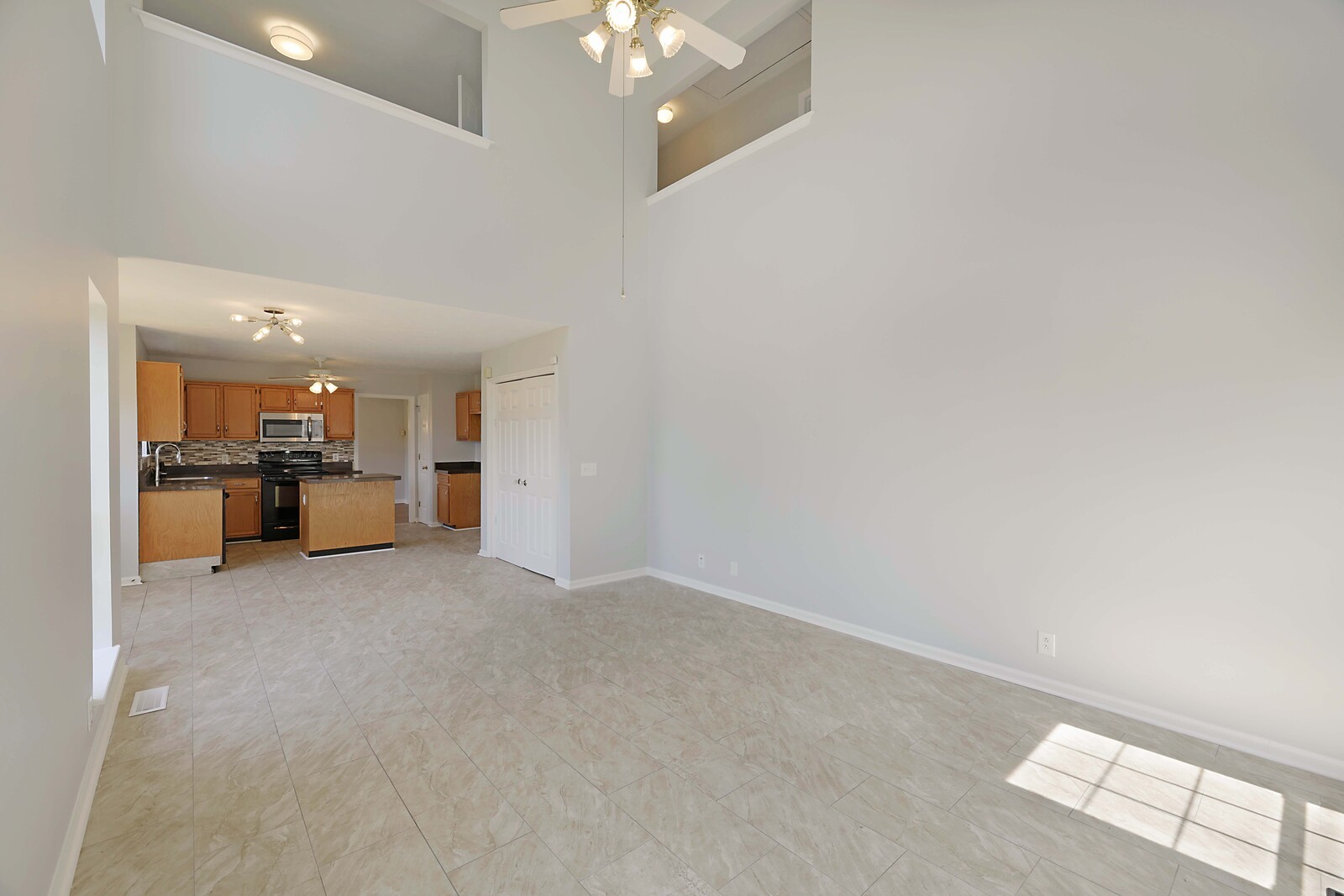 1112 Holt Hills Pl