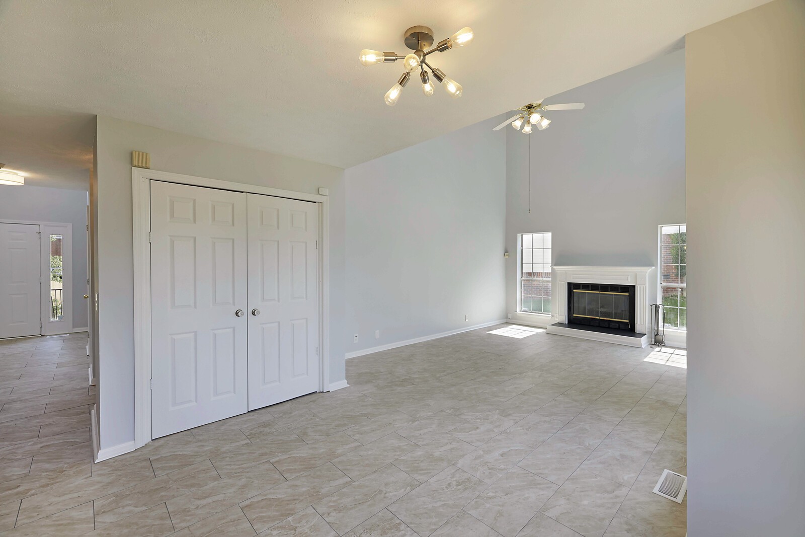 1112 Holt Hills Pl