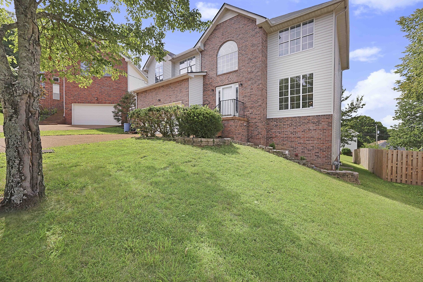 1112 Holt Hills Pl