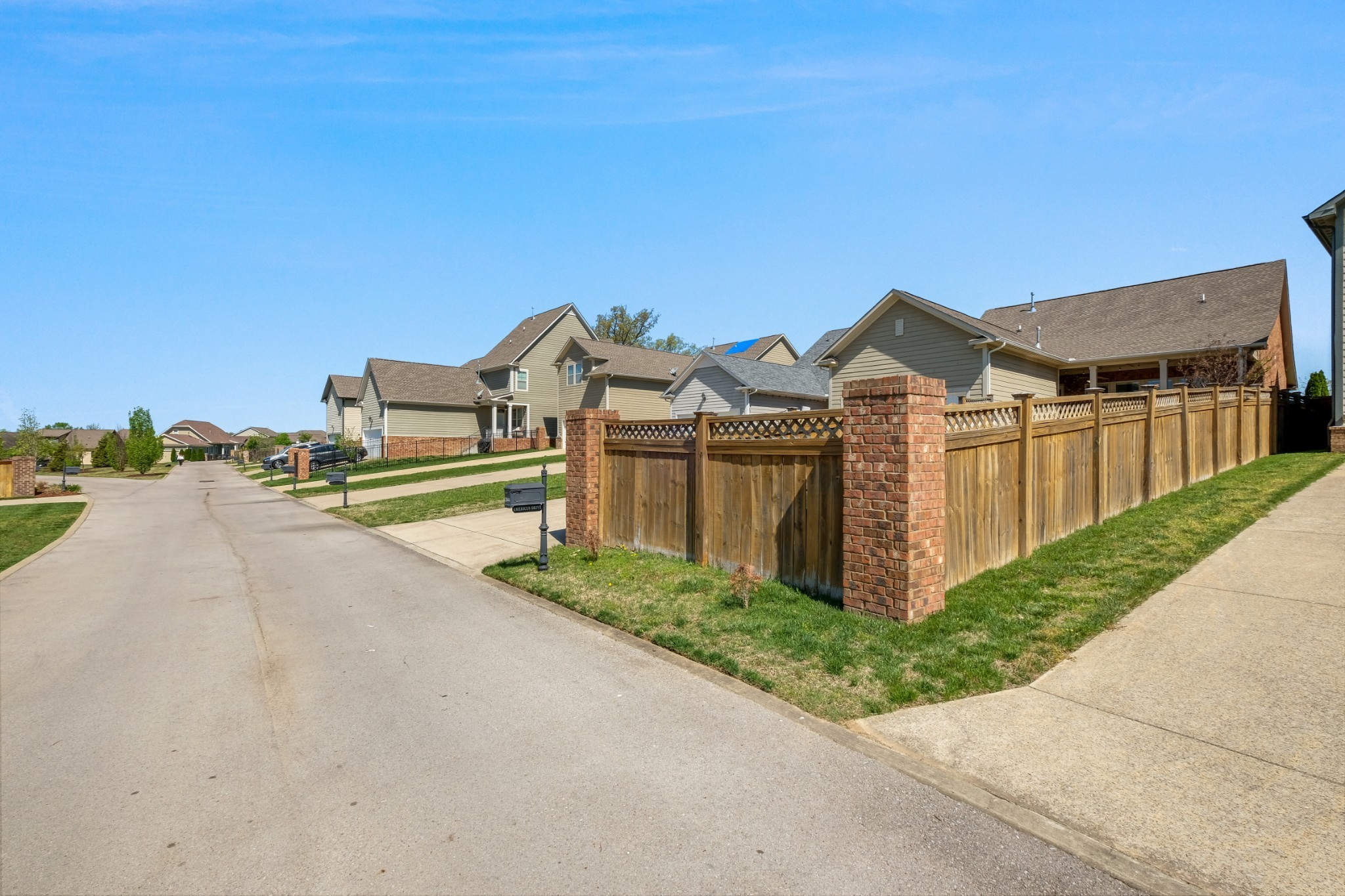 2844 Americus Dr