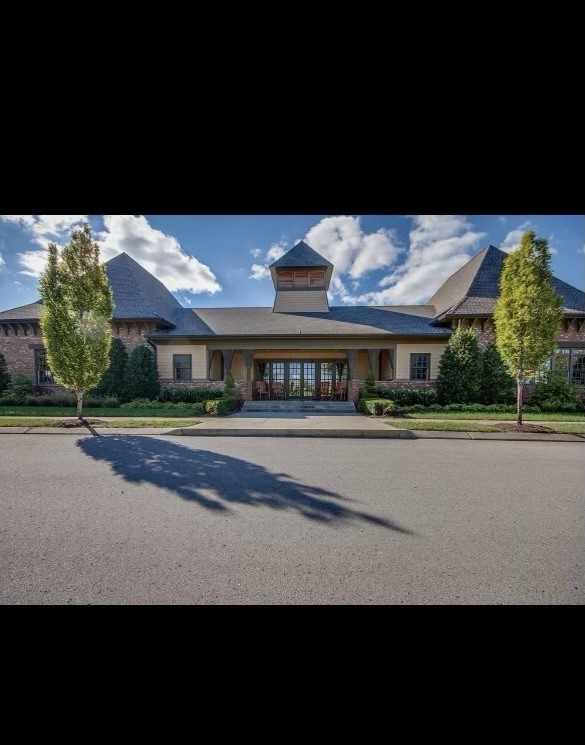 2844 Americus Dr