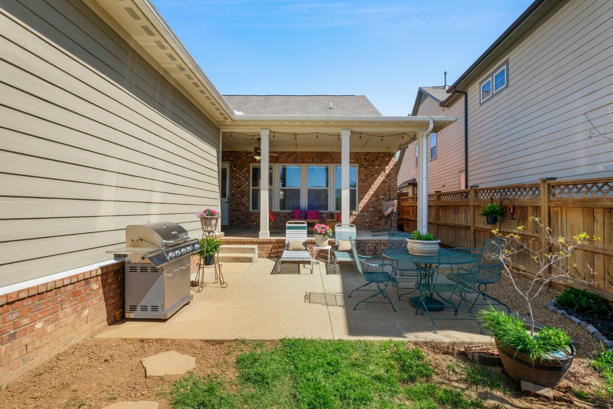 2844 Americus Dr