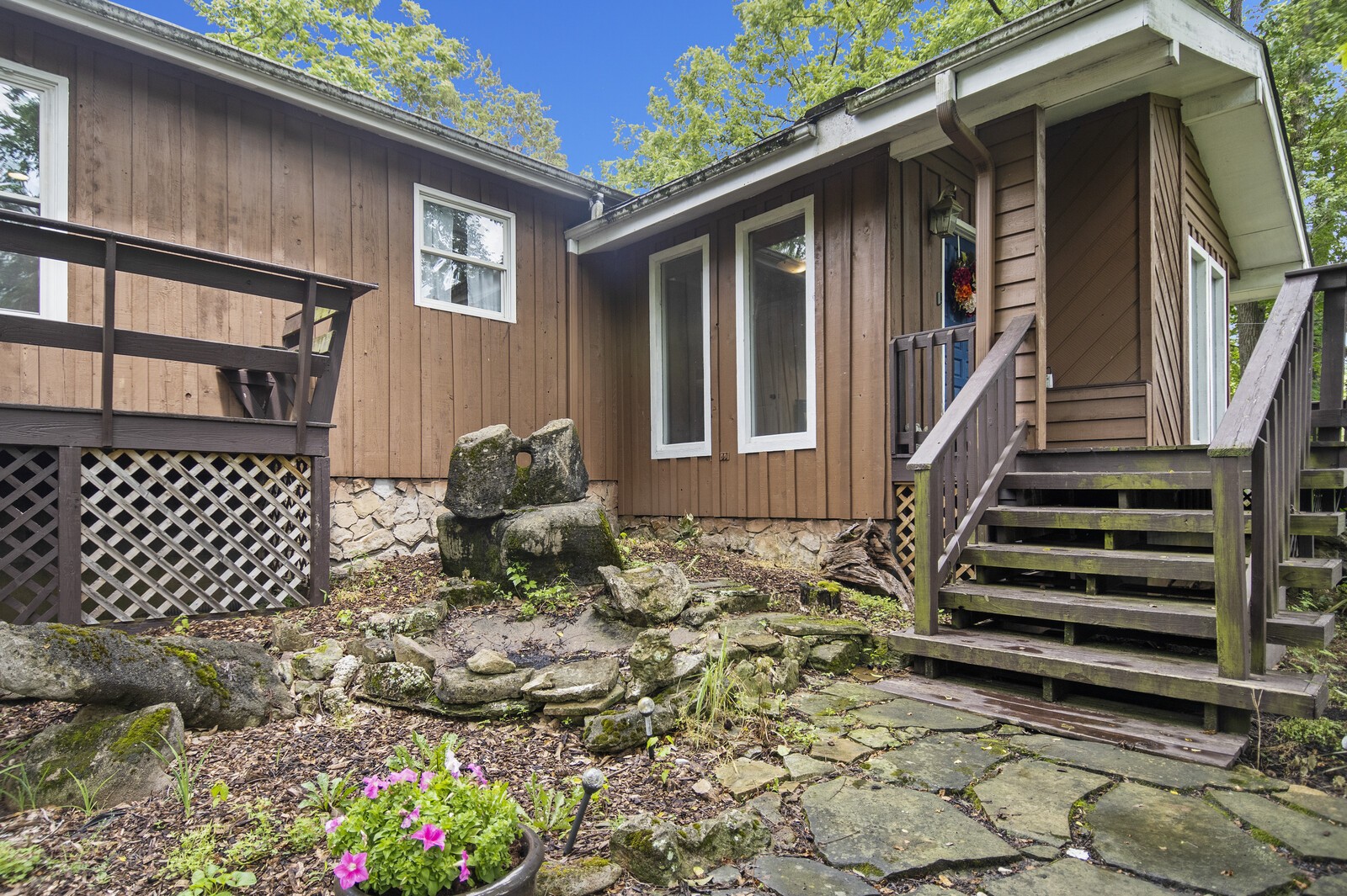 1990 Old Clarksville Pike