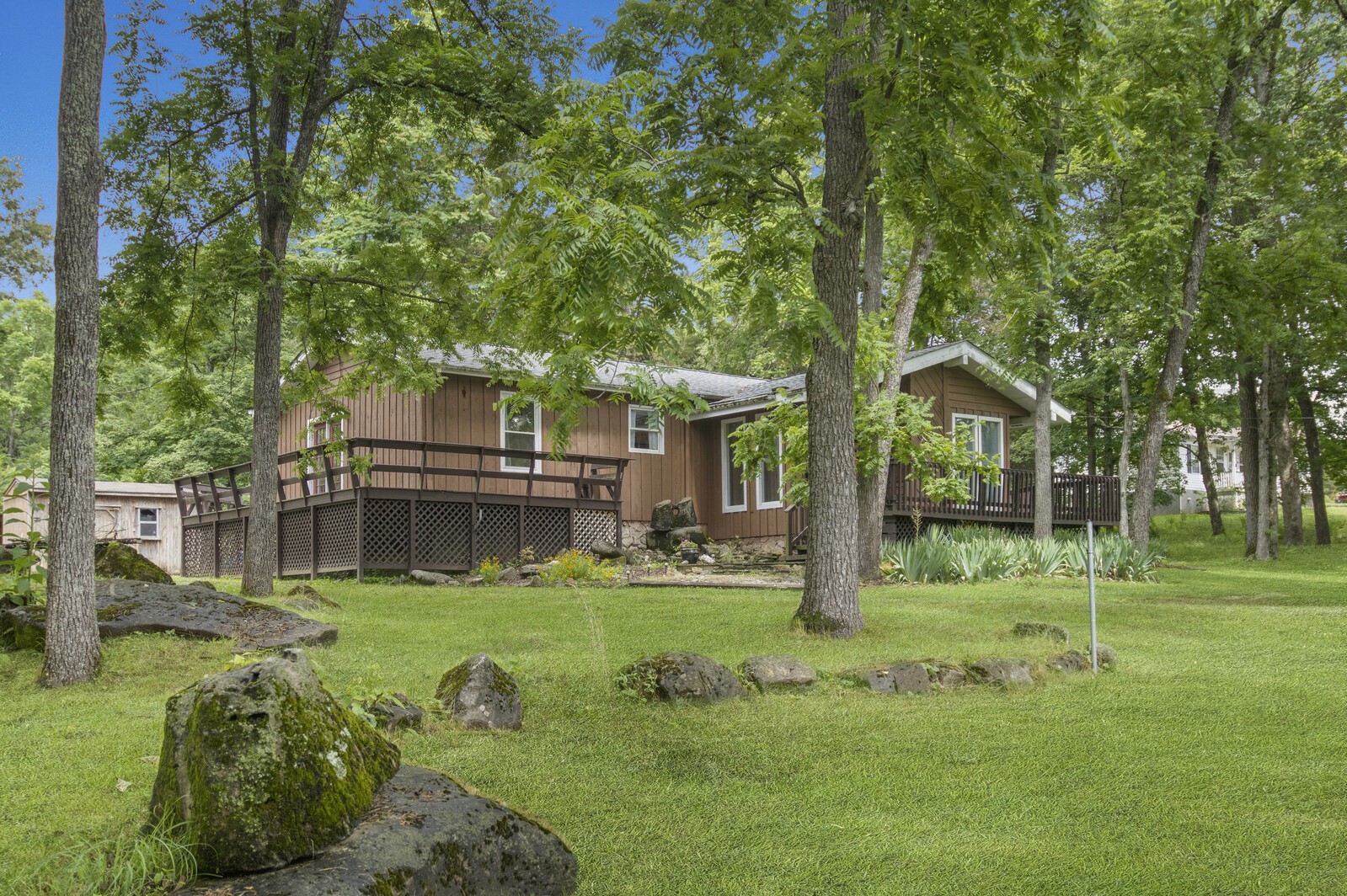 1990 Old Clarksville Pike