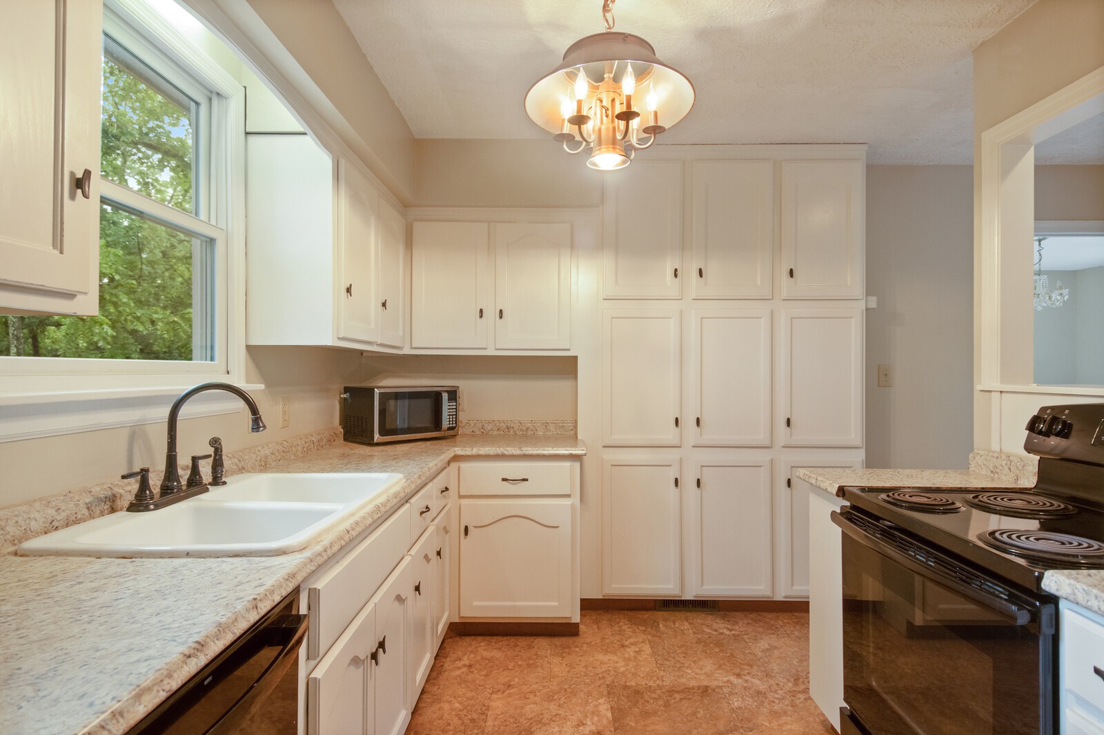 1990 Old Clarksville Pike