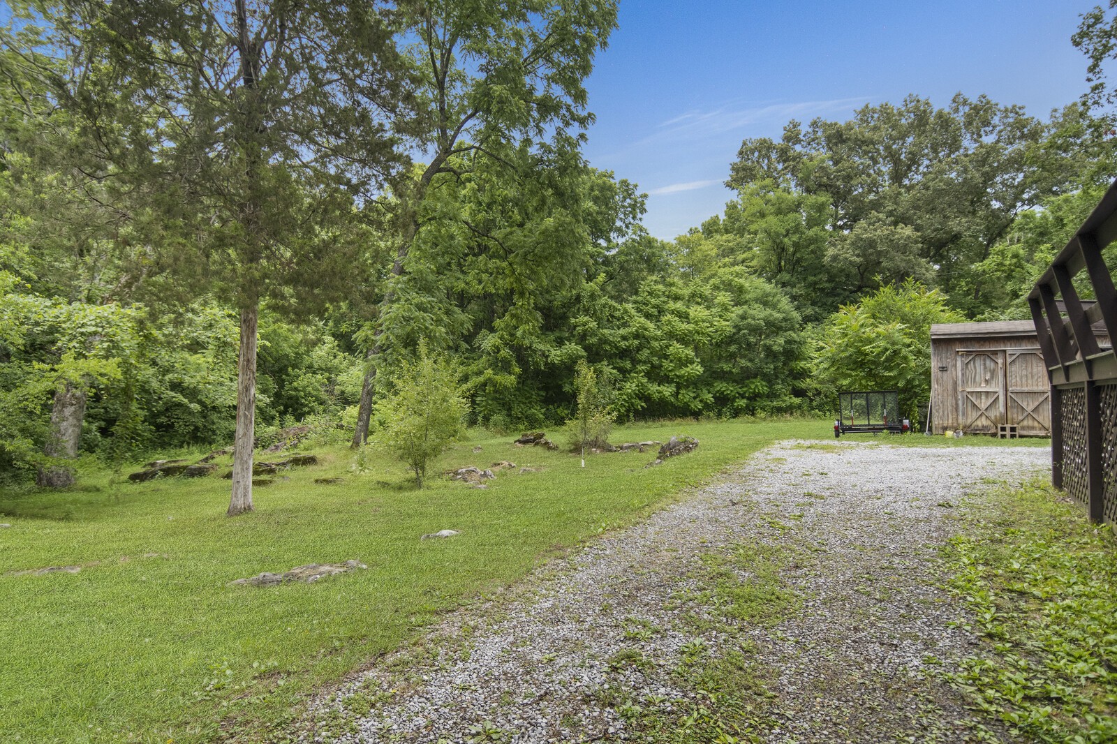 1990 Old Clarksville Pike