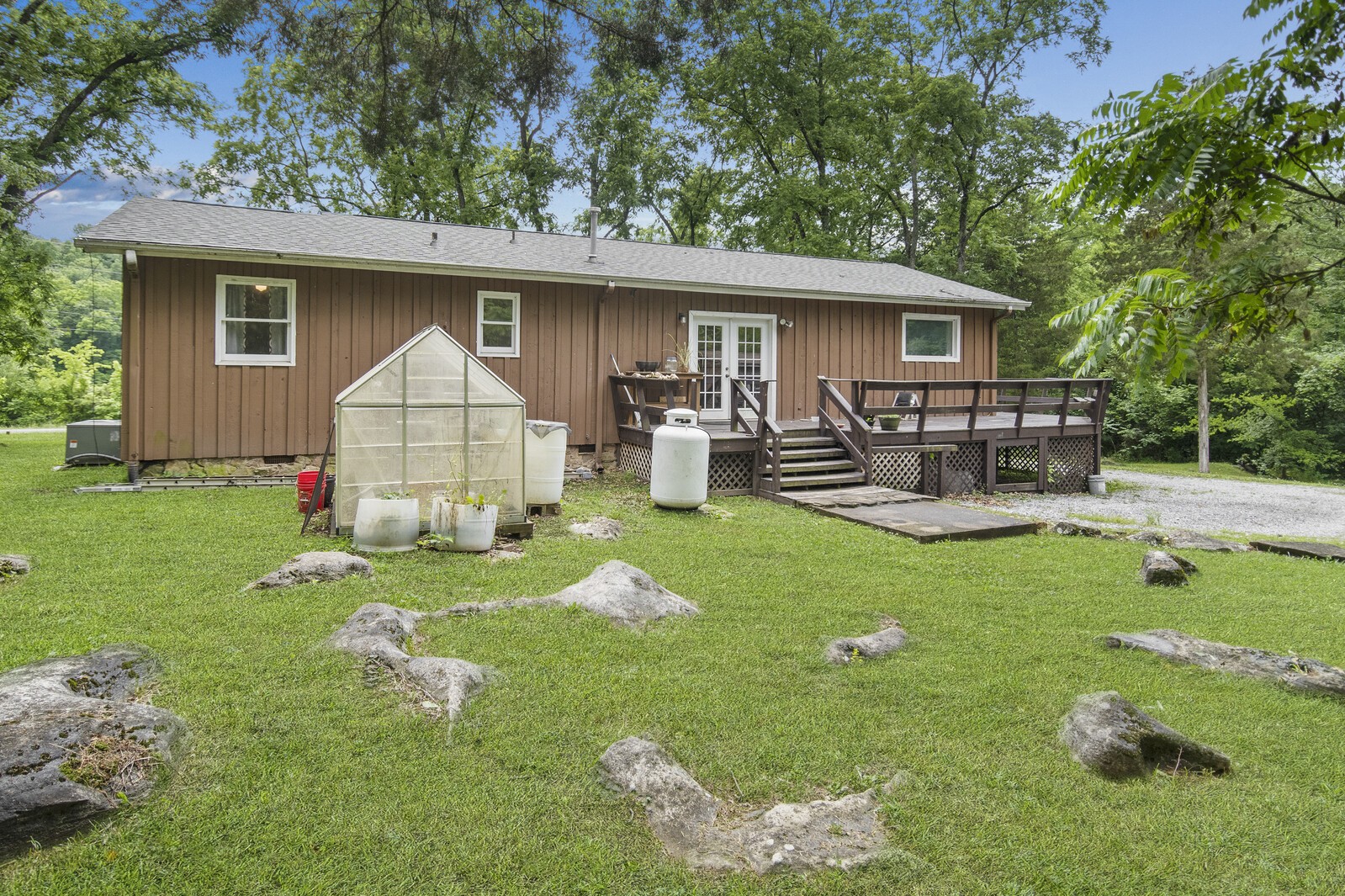 1990 Old Clarksville Pike