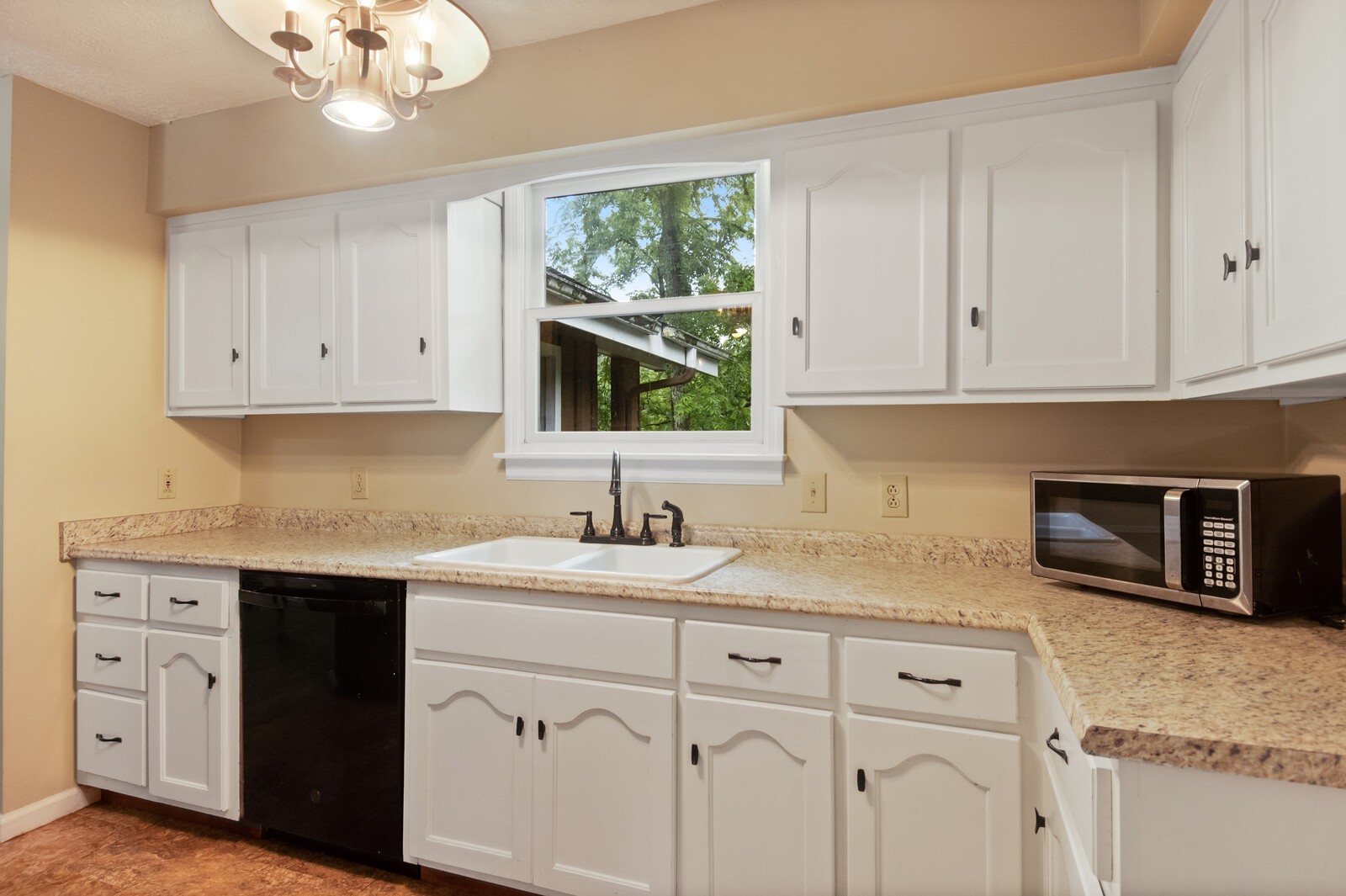 1990 Old Clarksville Pike