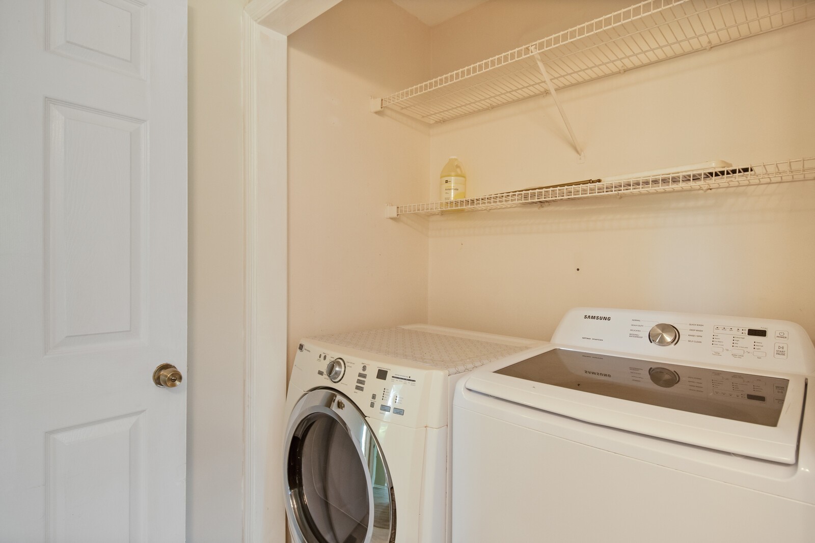 1990 Old Clarksville Pike