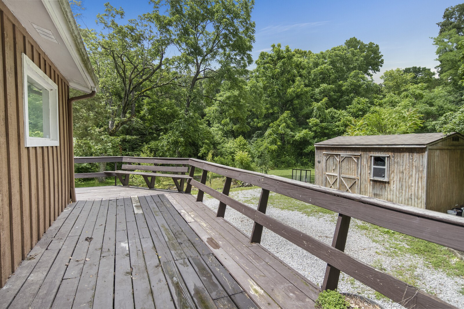 1990 Old Clarksville Pike