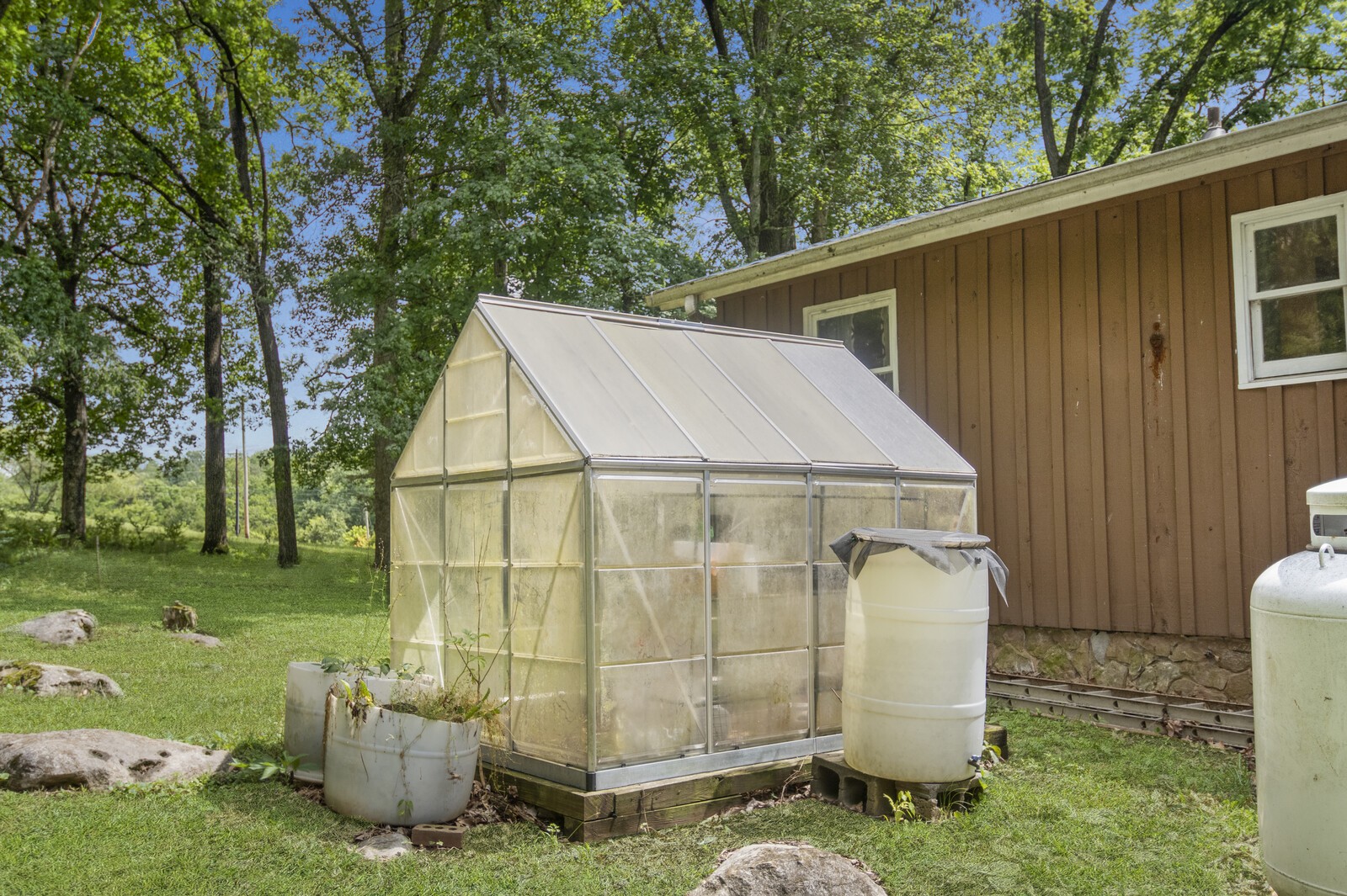 1990 Old Clarksville Pike